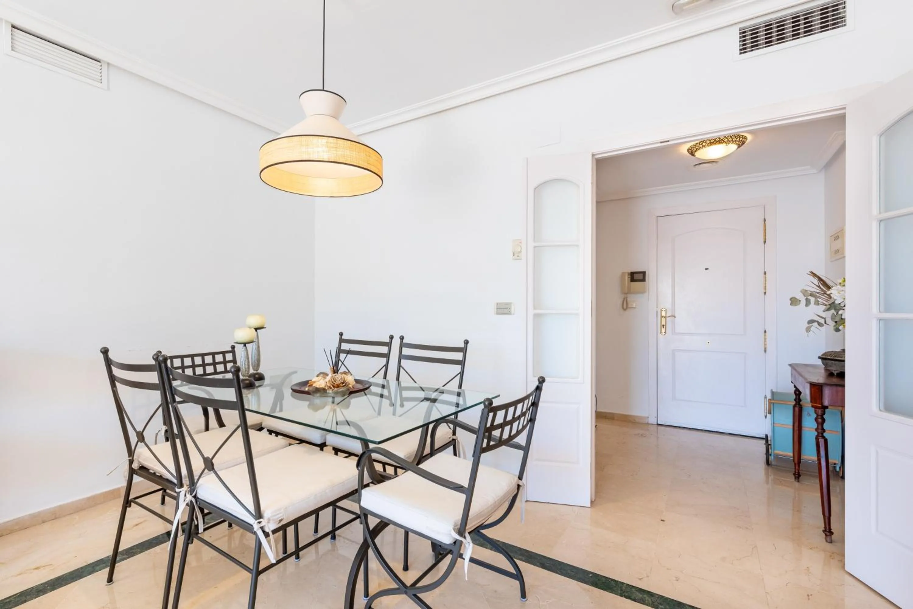 Property building in Spectacular Penthouse Puente Romano