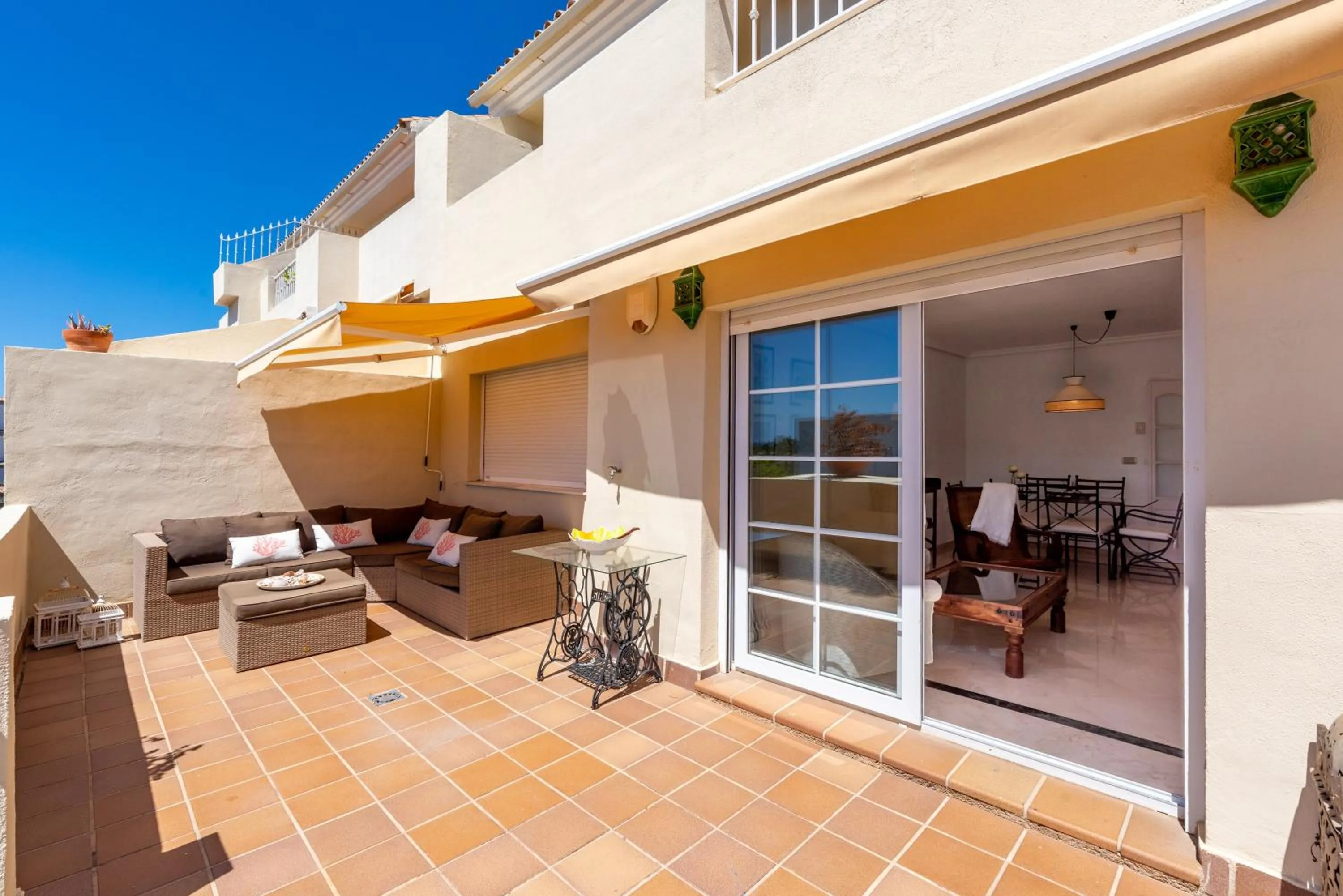 Property building in Spectacular Penthouse Puente Romano