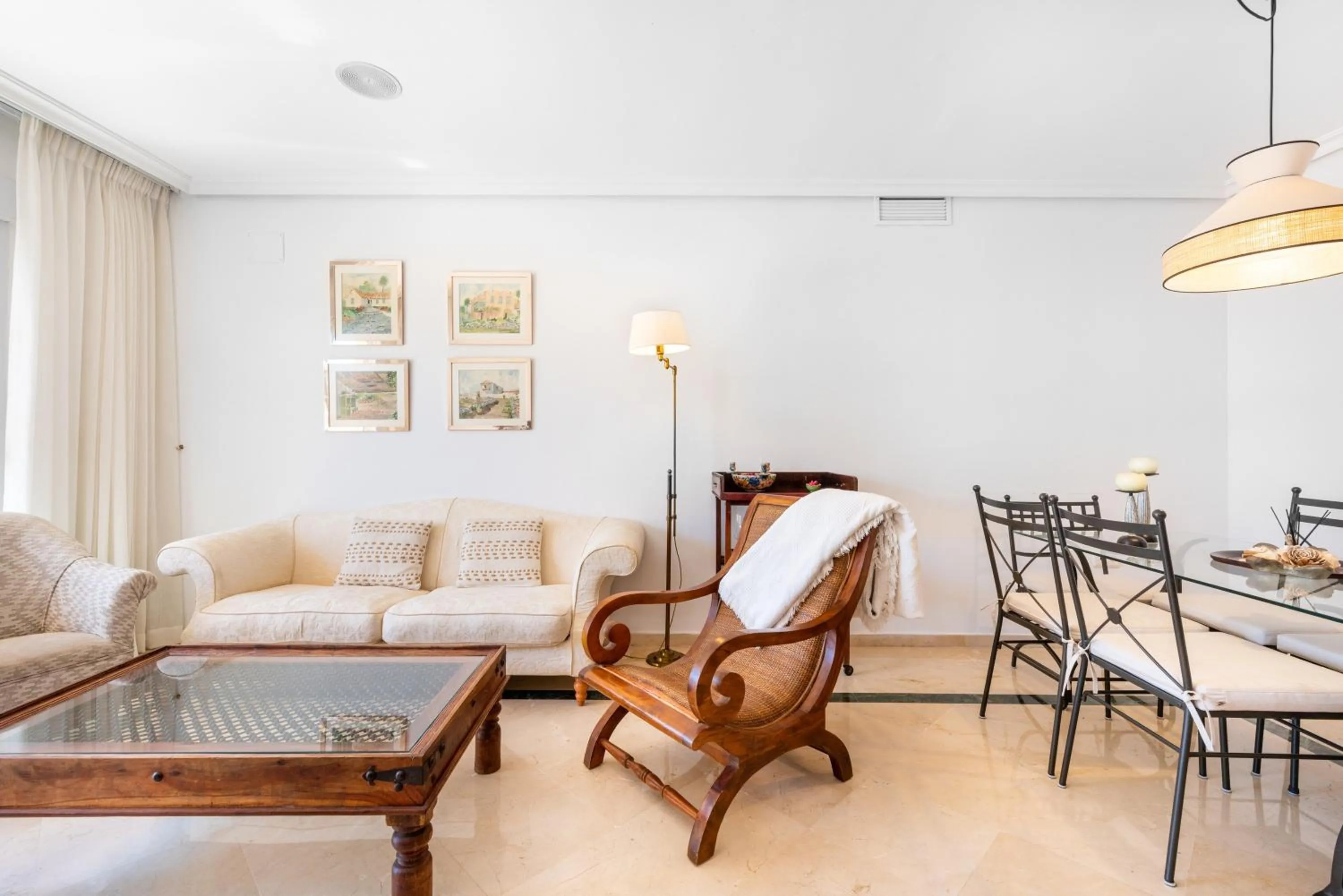 Property building in Spectacular Penthouse Puente Romano