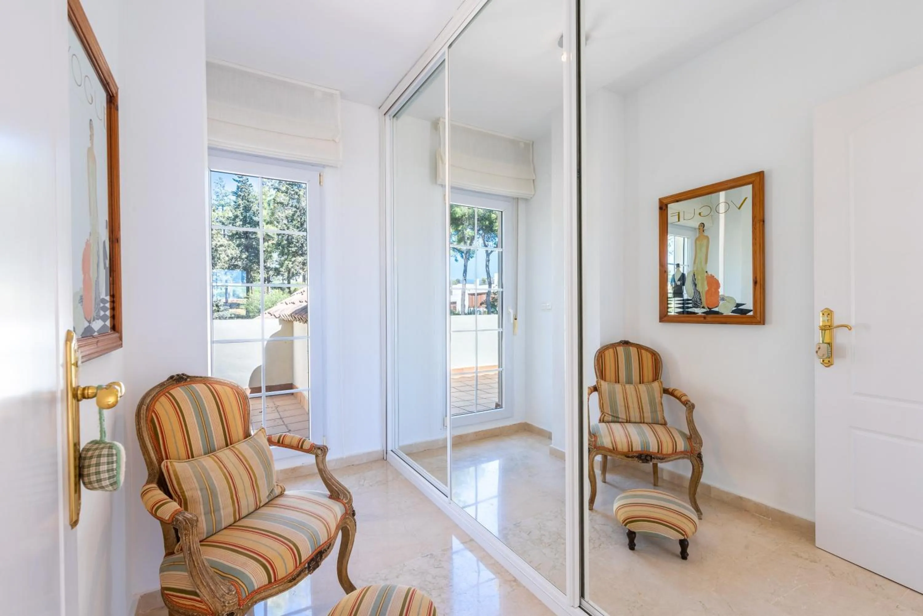 Property building in Spectacular Penthouse Puente Romano