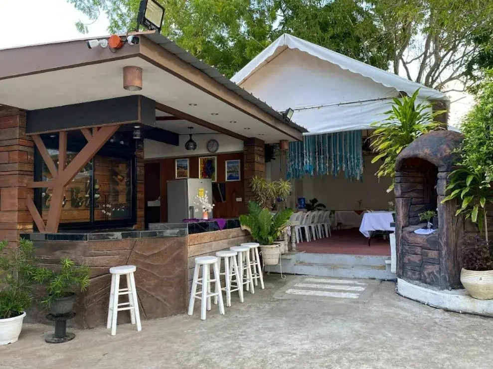 Restaurant/places to eat in LORELEI BEACH RESORT Restaurant/places to eat in LORELEI BEACH RESORT