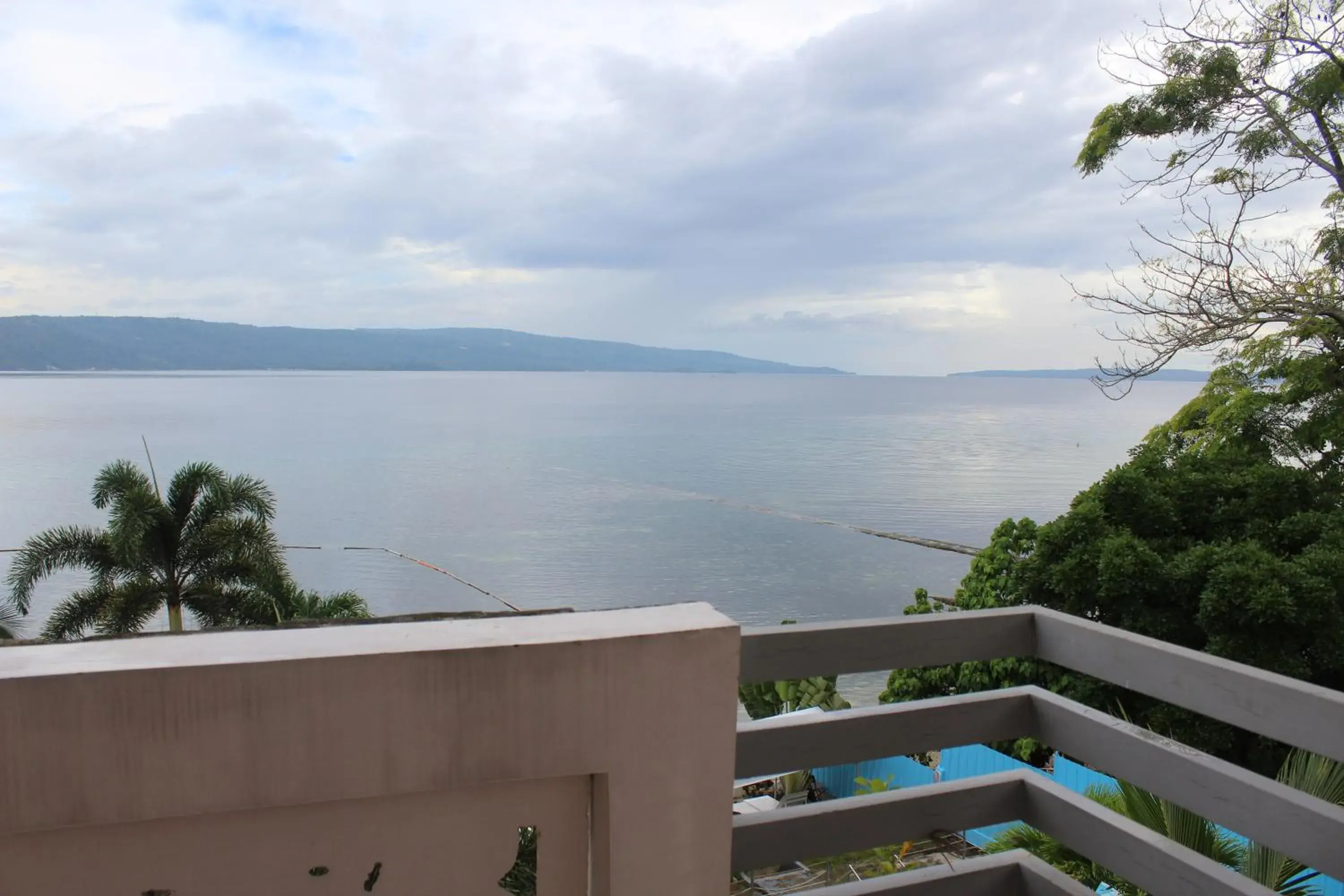 Pool view in LORELEI BEACH RESORT Pool view in LORELEI BEACH RESORT