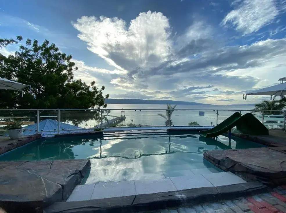Swimming pool in LORELEI BEACH RESORT Swimming pool in LORELEI BEACH RESORT