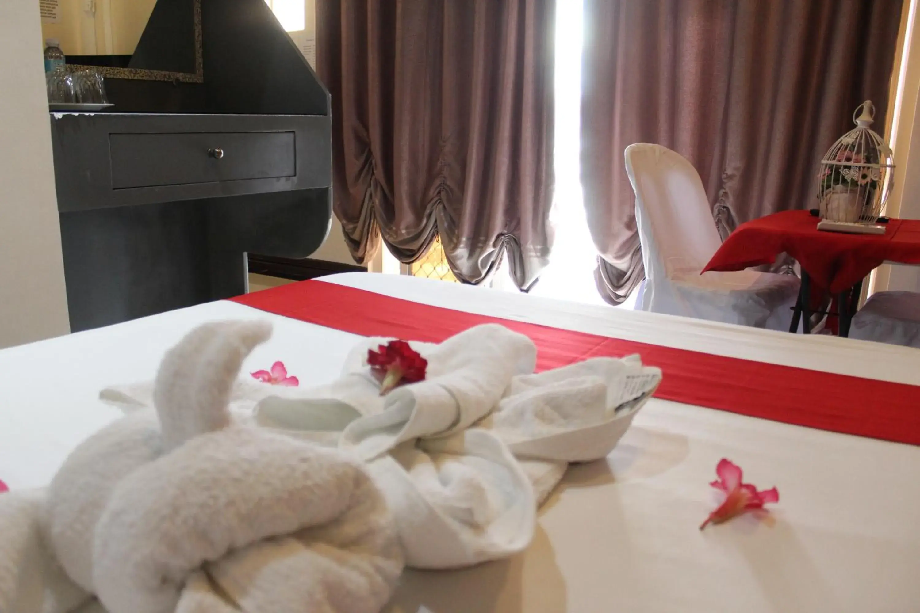 Bed in LORELEI BEACH RESORT Bed in LORELEI BEACH RESORT