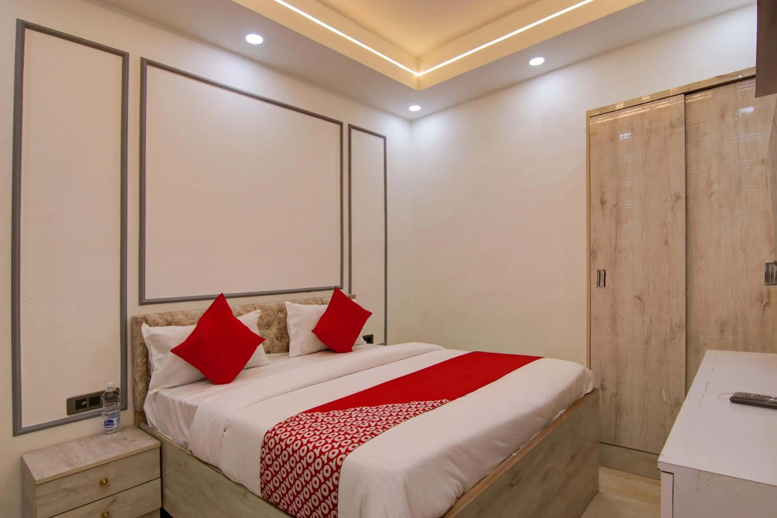 Bedroom, Bed in Hotel O Villa DEste