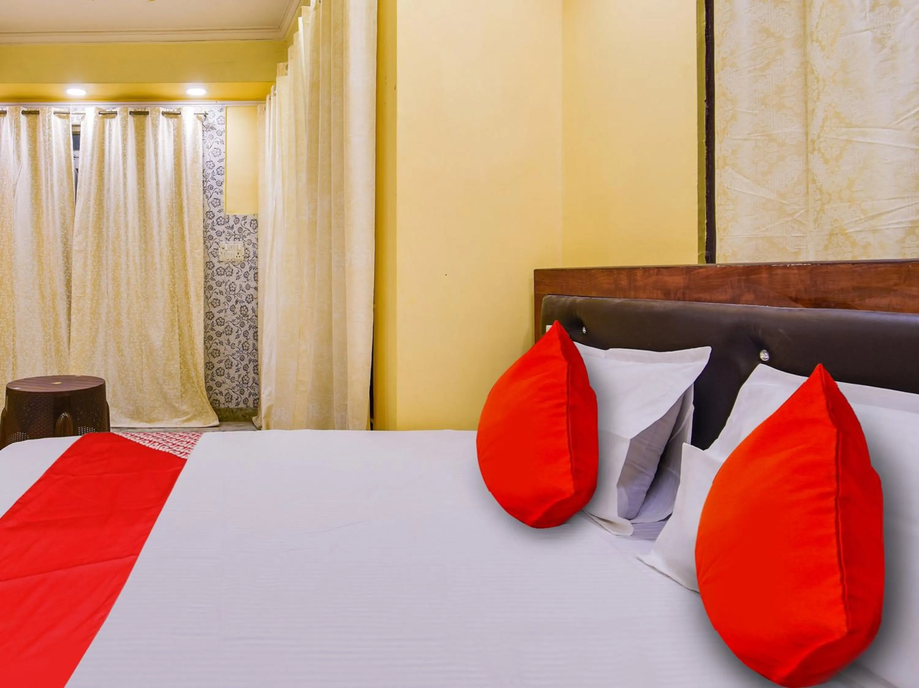 Lobby or reception, Bed in Hotel O SHYAM RESIDENCY