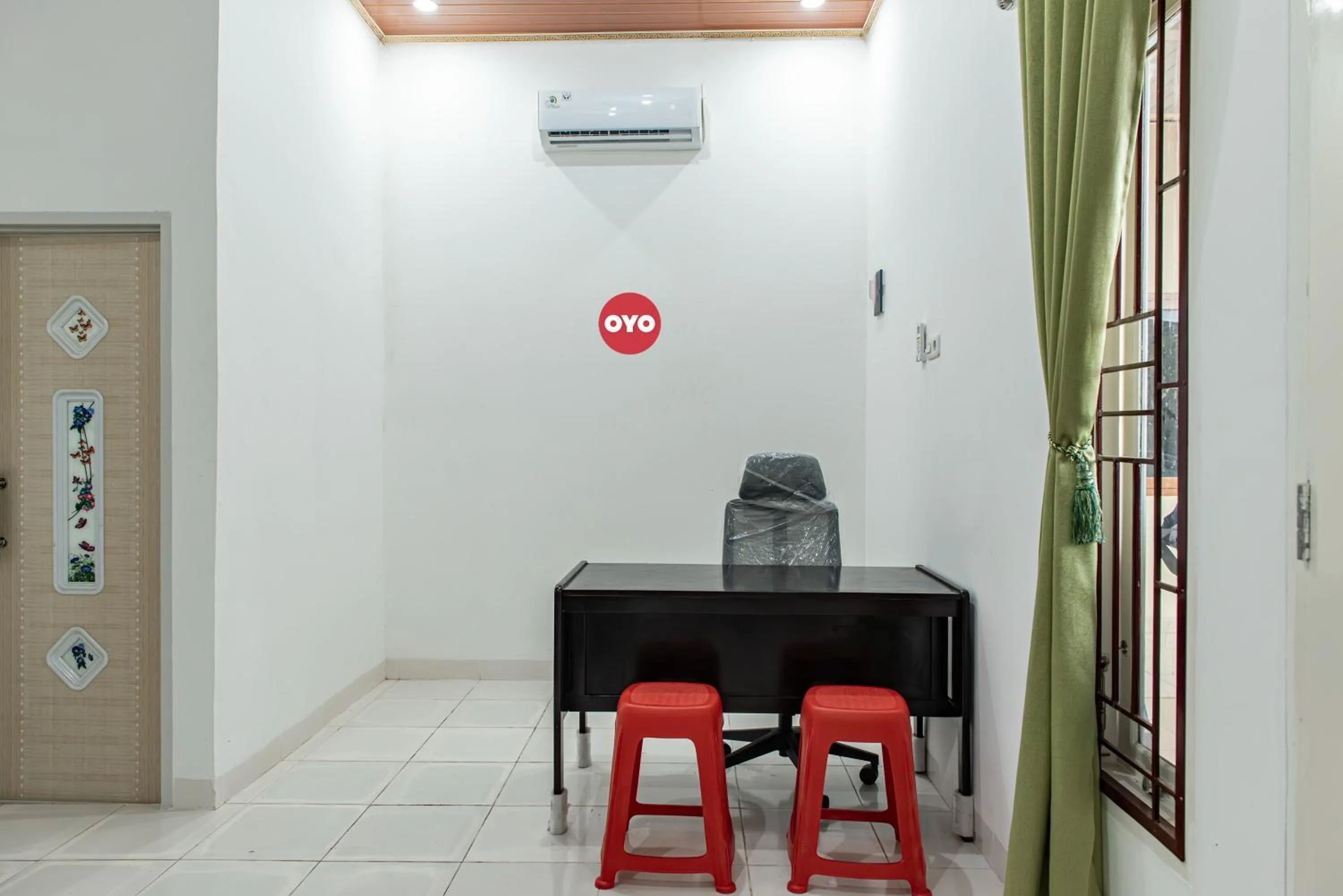 Lobby or reception in Hotel O Alnasya Syariah