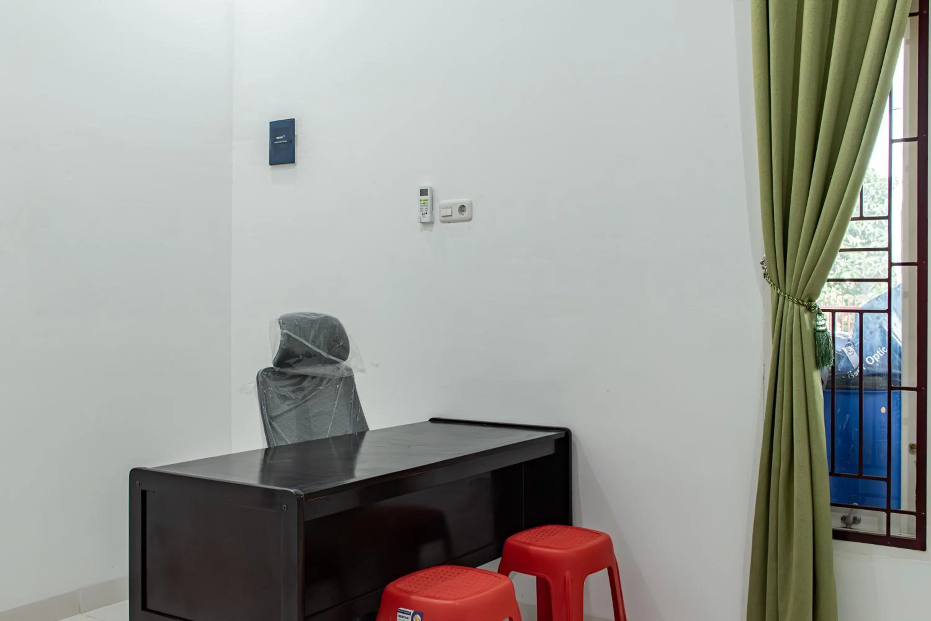 Lobby or reception in Hotel O Alnasya Syariah