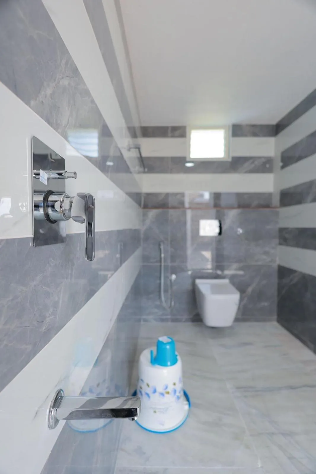 Shower in HOTEL CYRIL