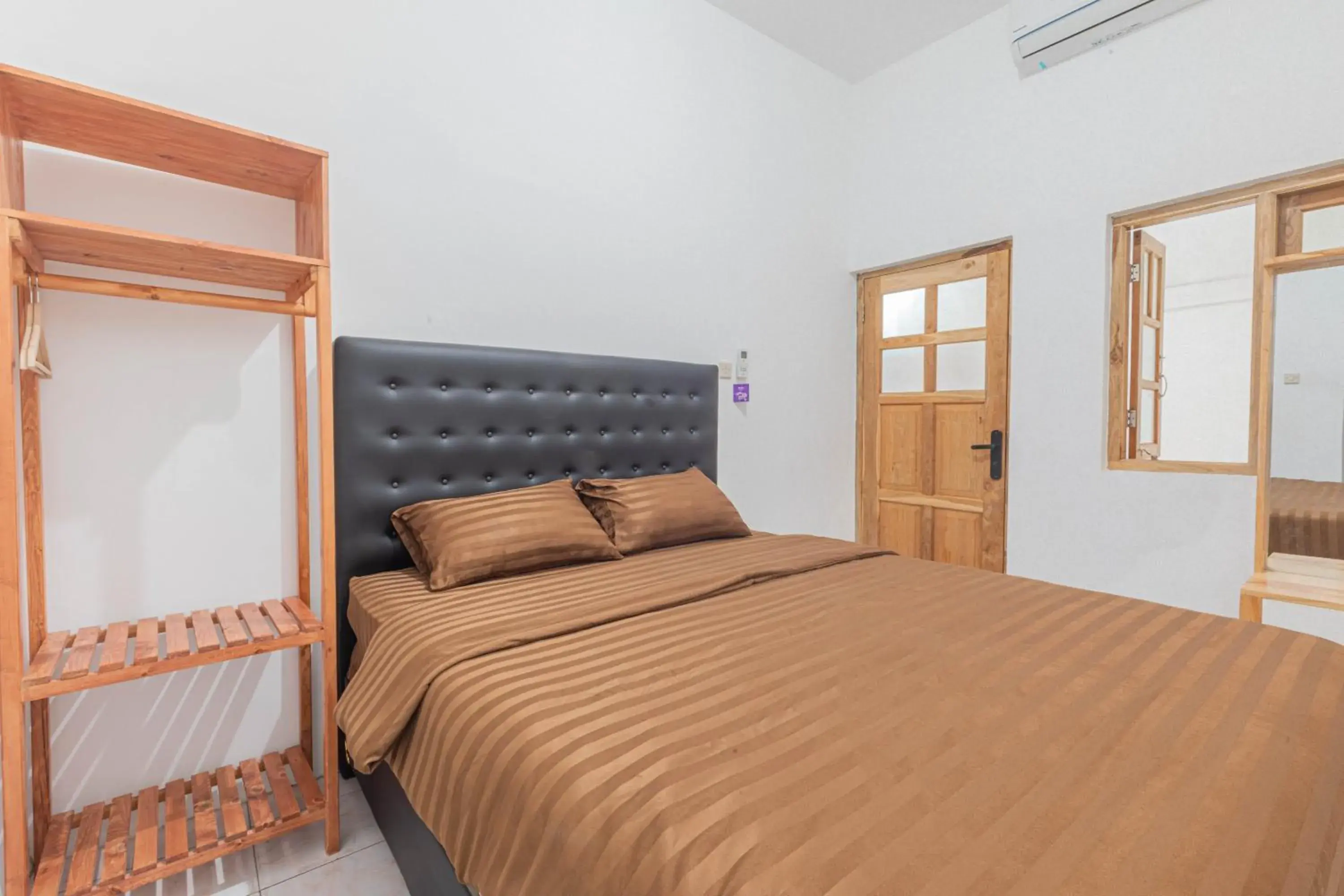 Double Room with Private Bathroom in GRIYA BANSU : Ndalem Ibu Double Room with Private Bathroom in GRIYA BANSU : Ndalem Ibu