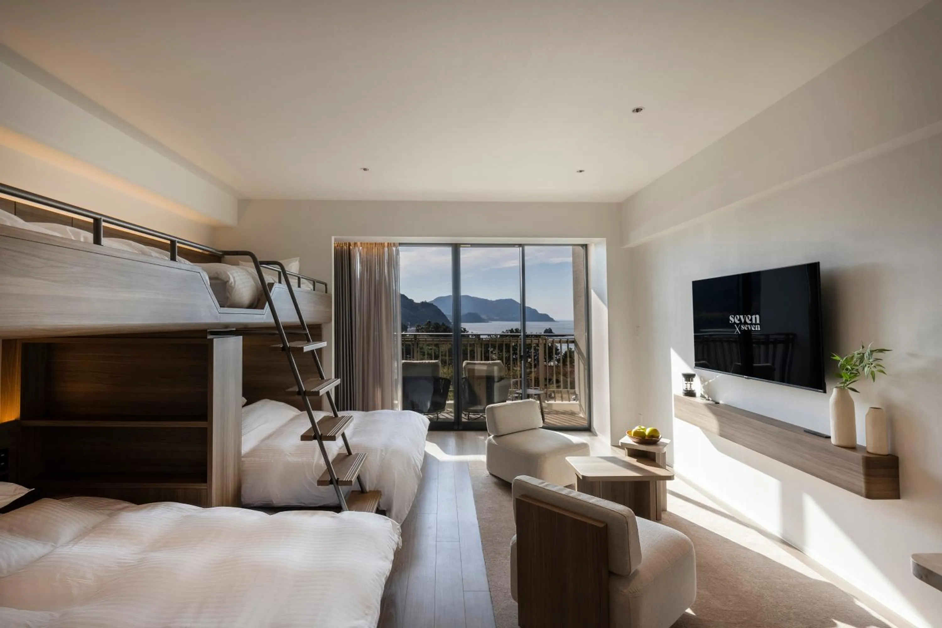 Bed in seven x seven Itoshima