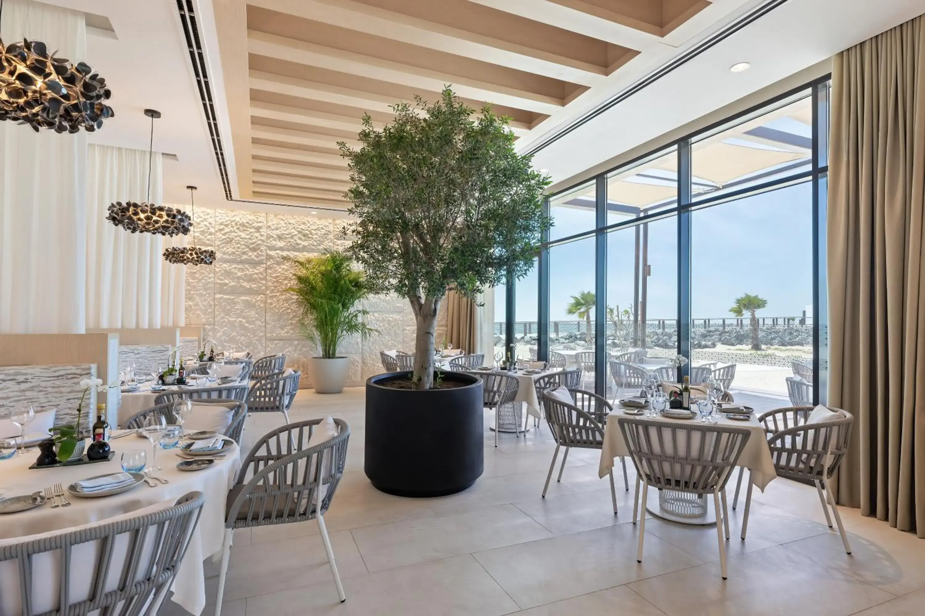 Restaurant/places to eat in Bab Al Nojoum Hudayriyat Villas Restaurant/places to eat in Bab Al Nojoum Hudayriyat Villas