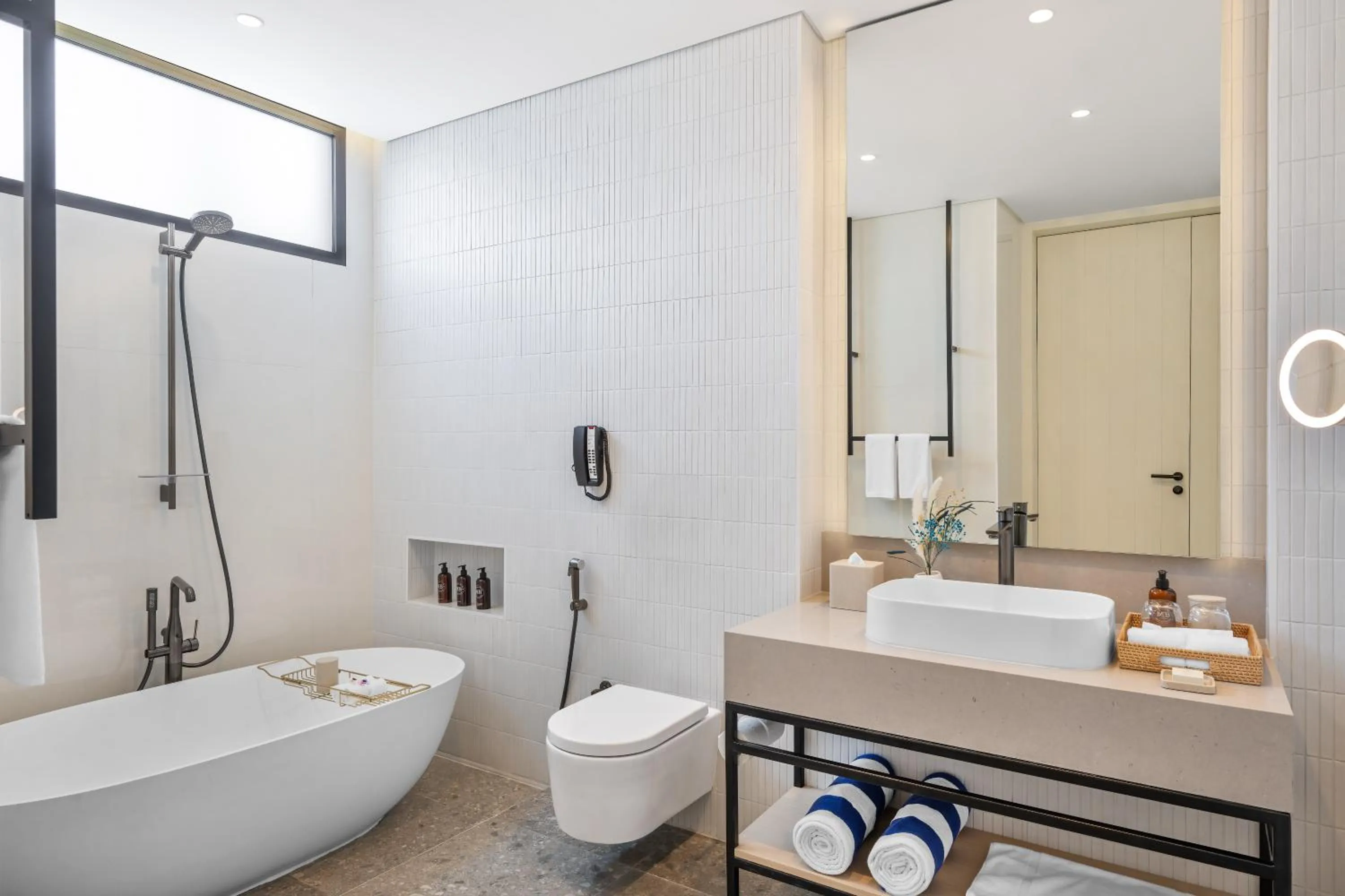 Bab Al Nojoum Hudayriyat Villas