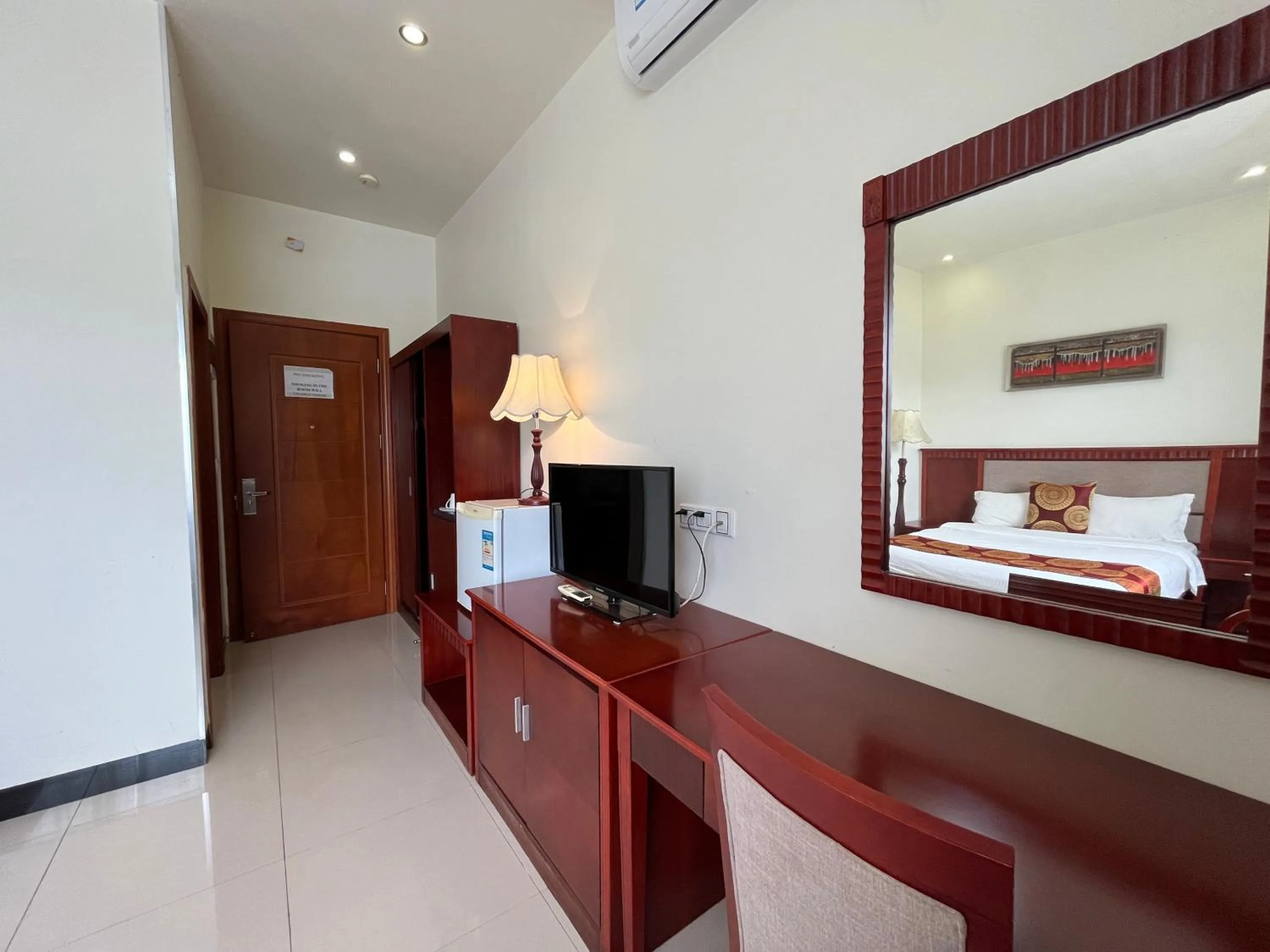 TV and multimedia, Bed in Meida Hotel