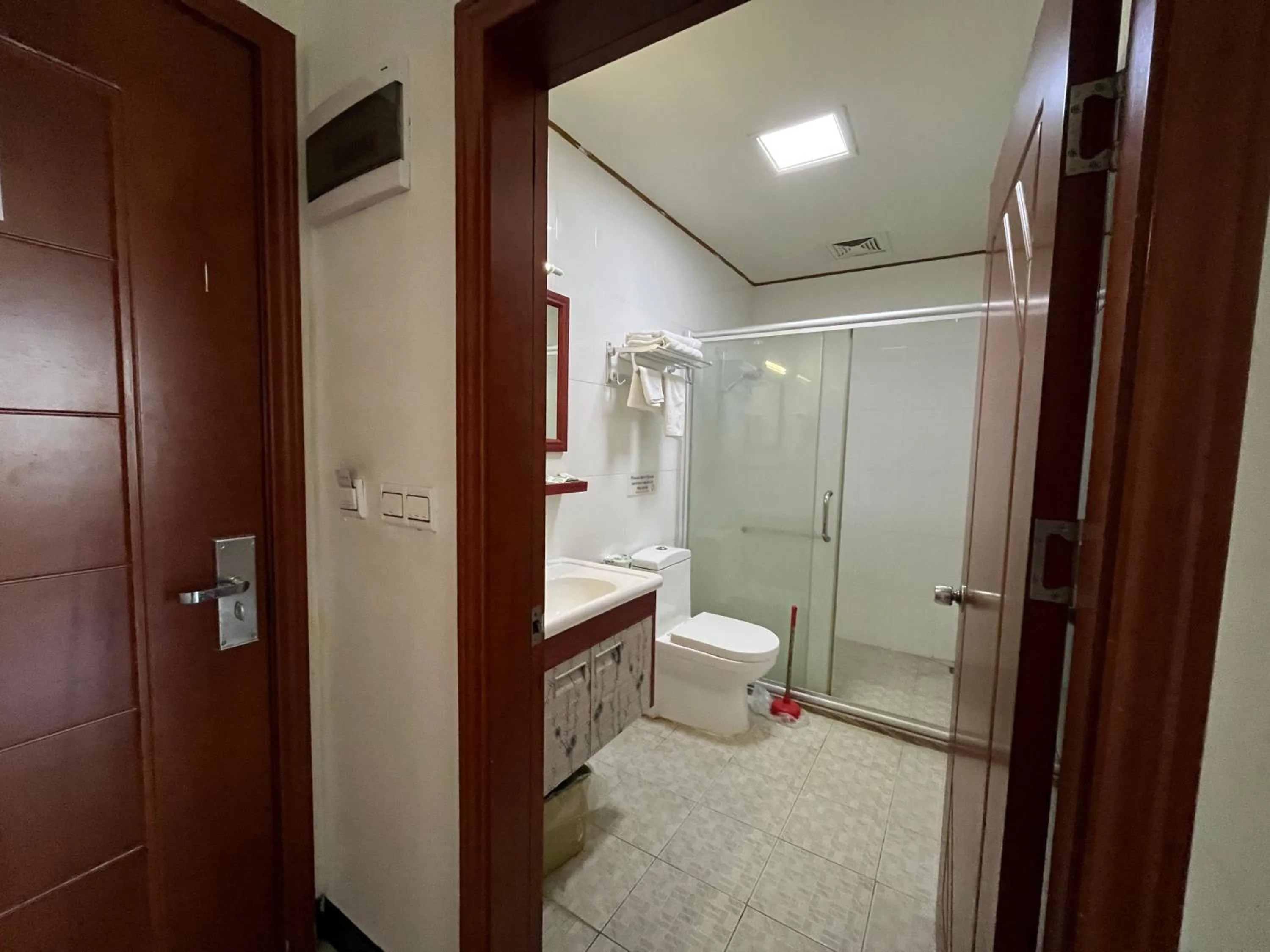 Shower in Meida Hotel