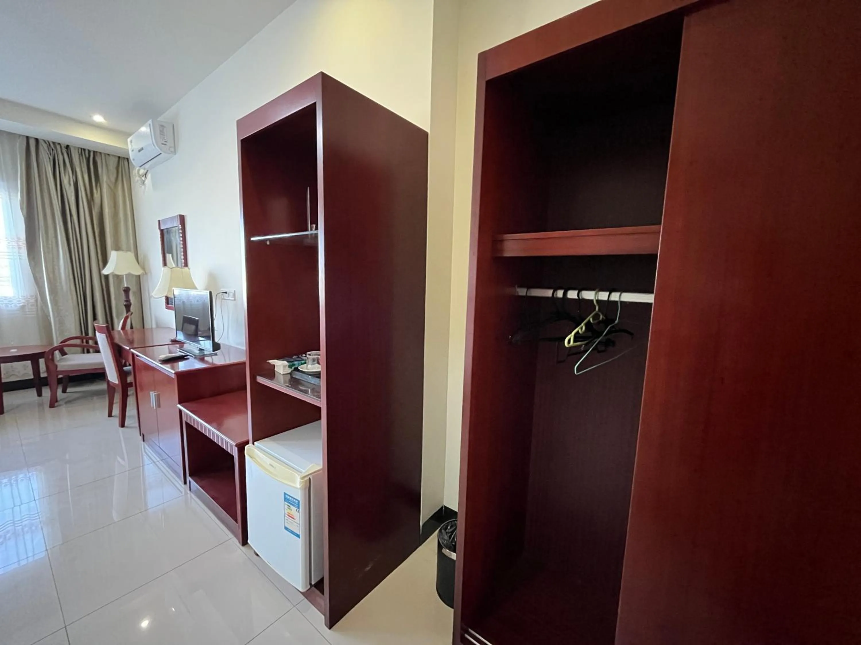 TV and multimedia in Meida Hotel