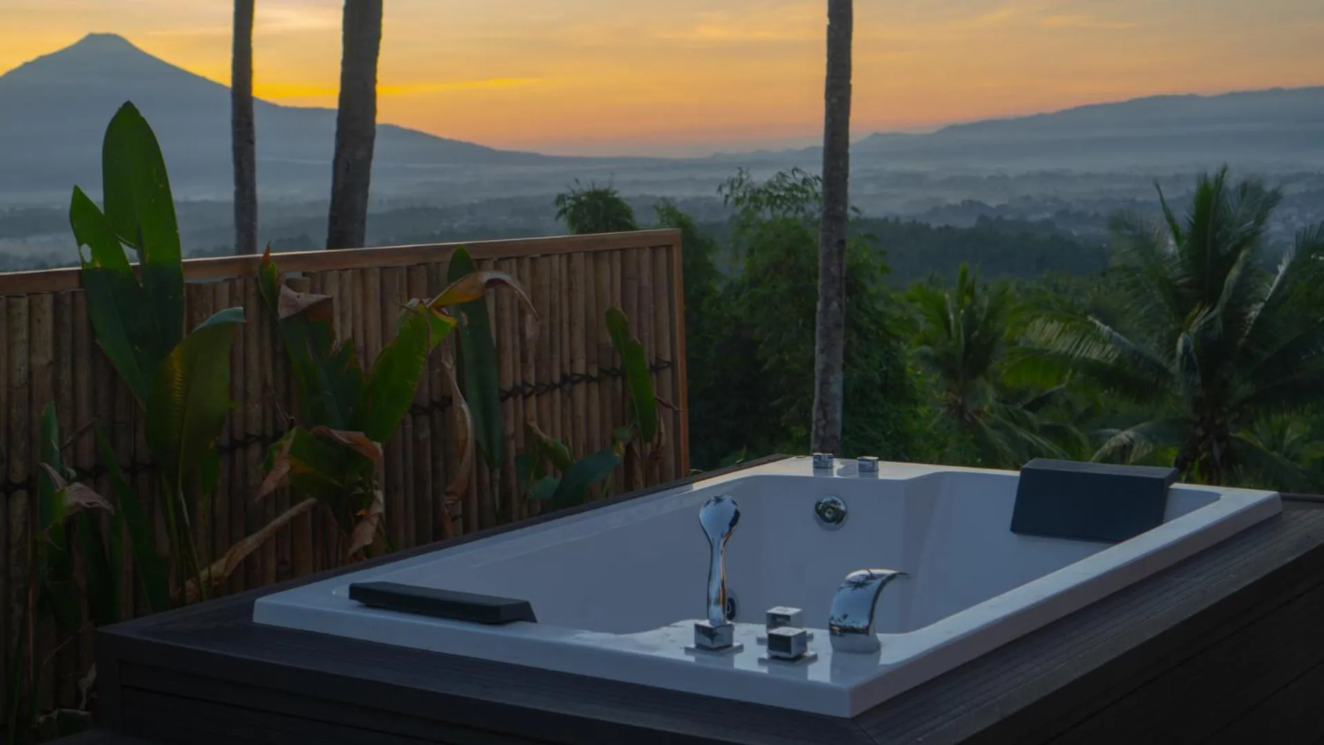Hot Tub in Bobocabin Bunaken Hills, Manado
