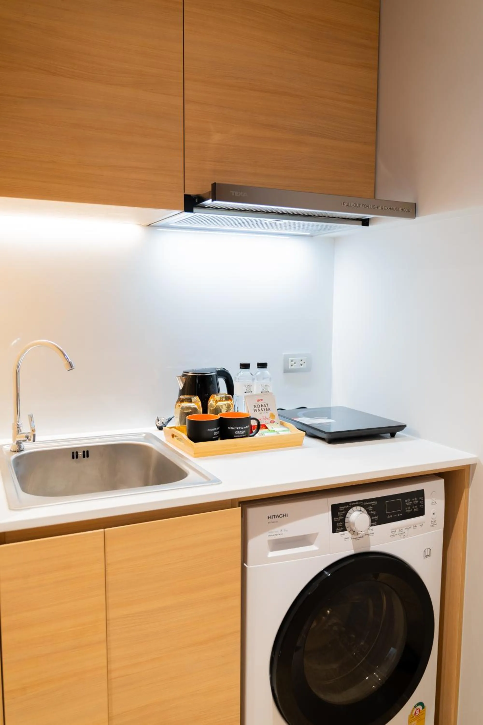 Kitchen or kitchenette in Nishitetsu Hotel Croom Bangkok Silom