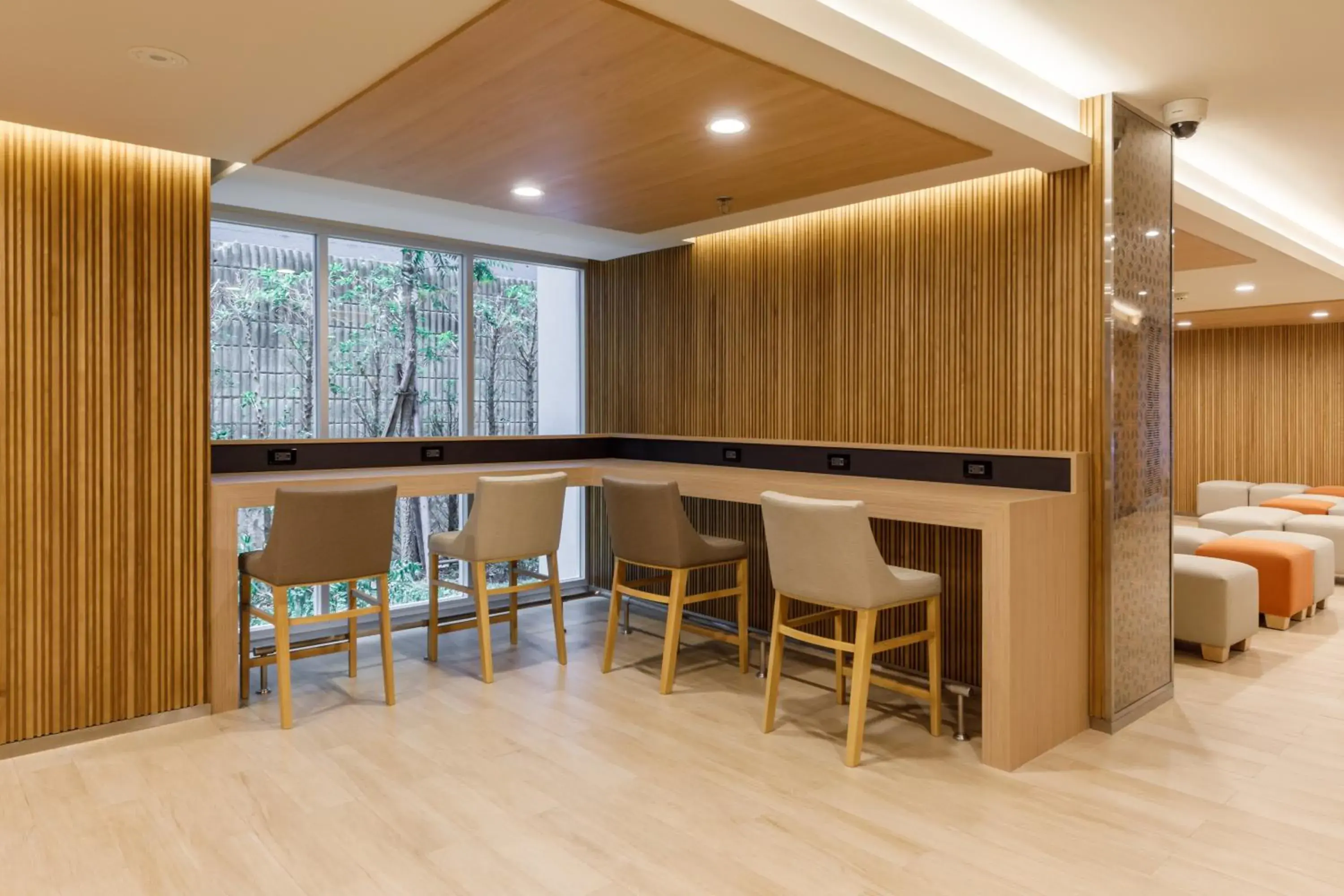 Business facilities, Bed in Nishitetsu Hotel Croom Bangkok Silom Business facilities, Bed in Nishitetsu Hotel Croom Bangkok Silom