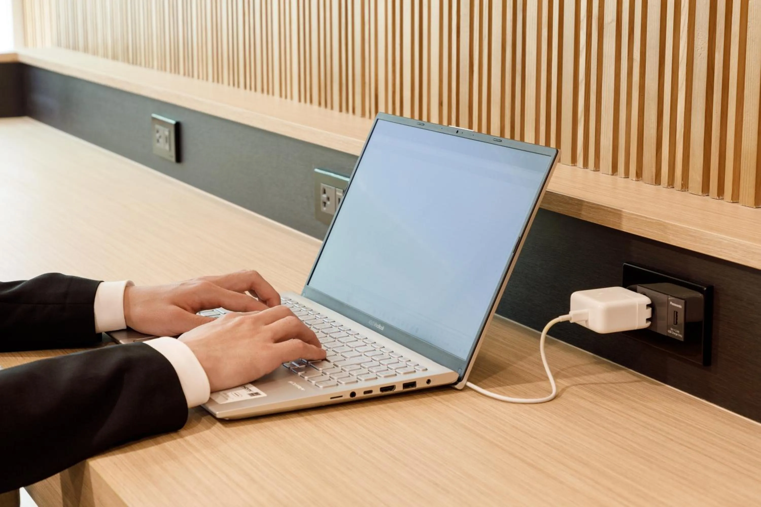 Business facilities in Nishitetsu Hotel Croom Bangkok Silom