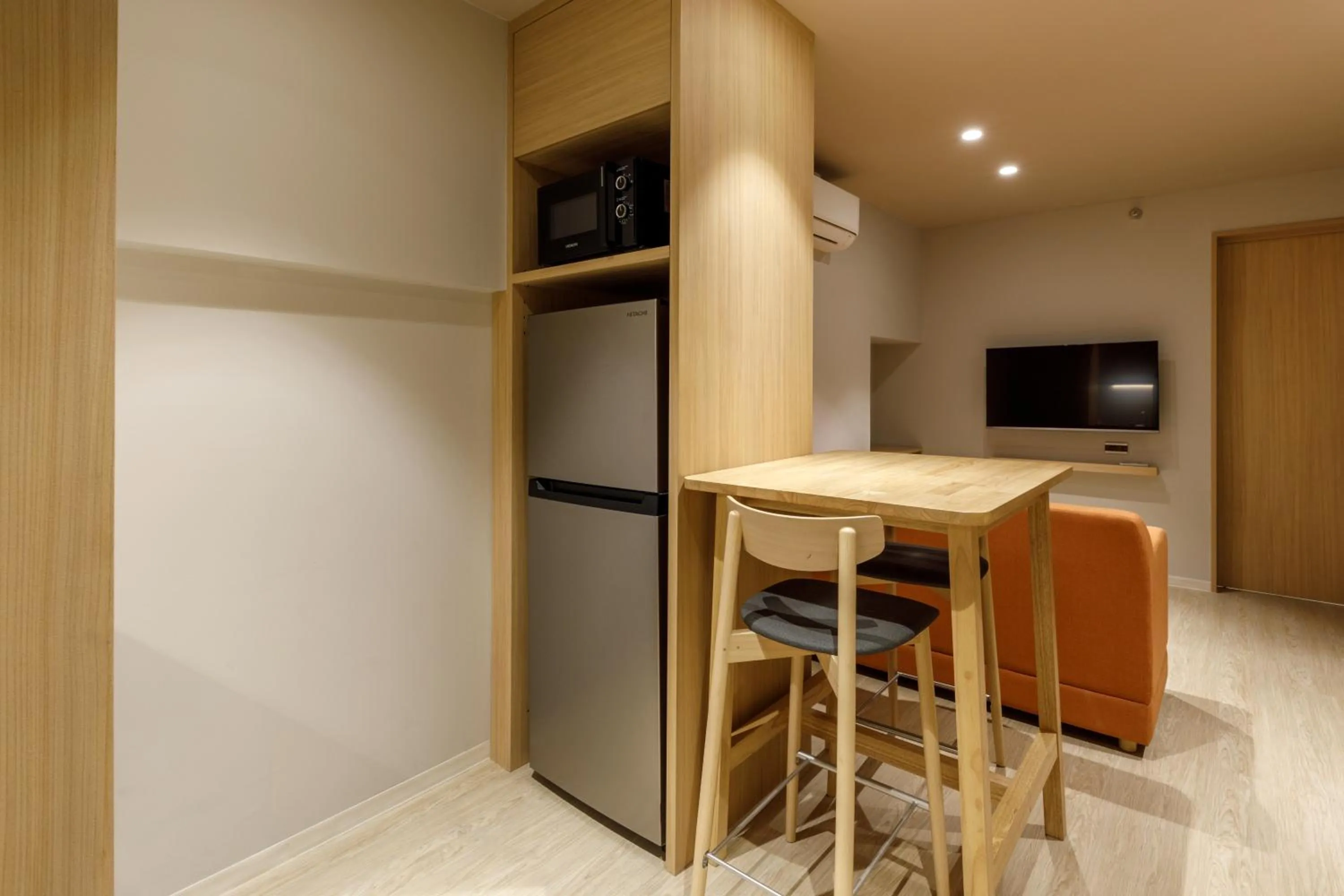 Kitchen or kitchenette in Nishitetsu Hotel Croom Bangkok Silom