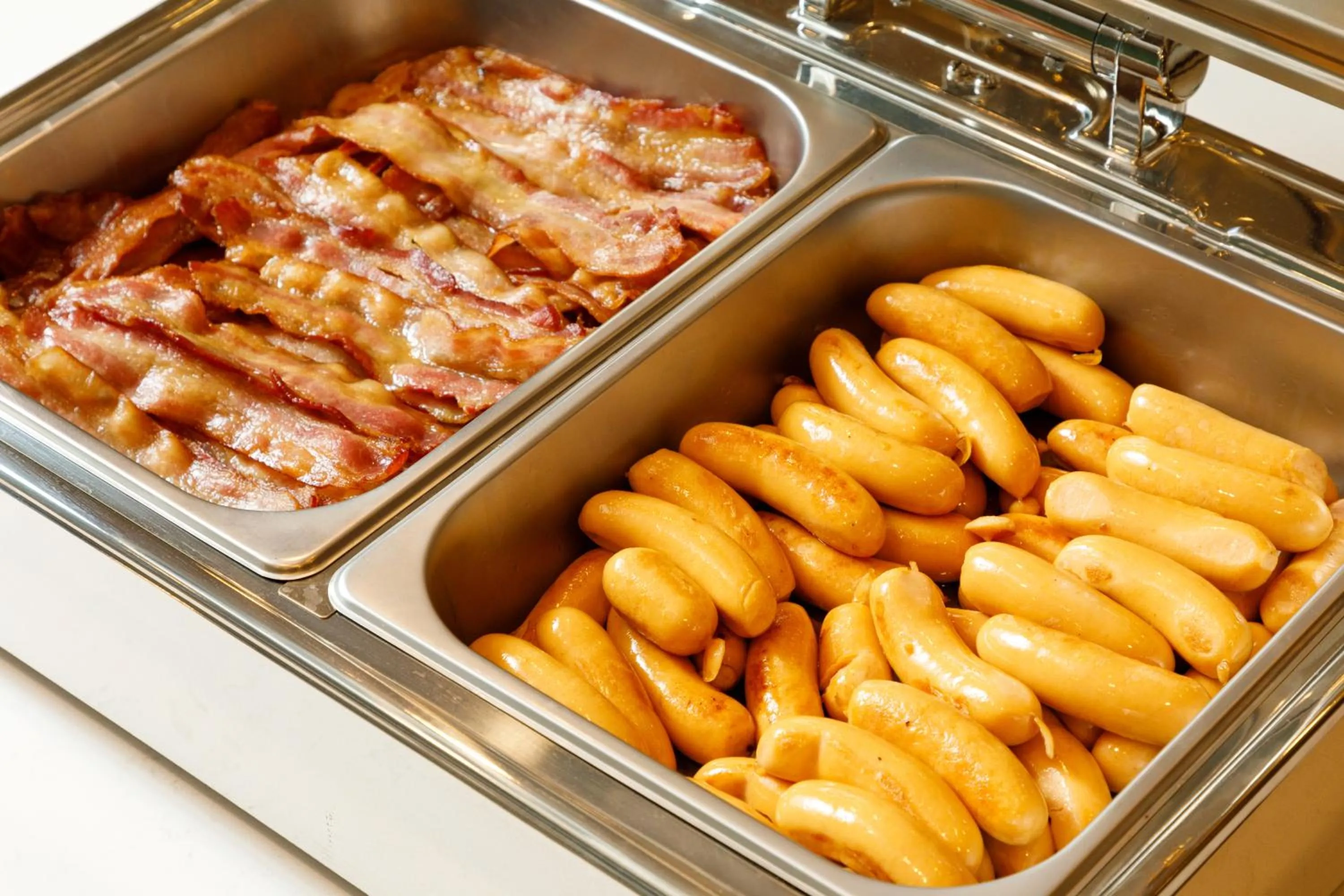 Restaurant/places to eat in Nishitetsu Hotel Croom Bangkok Silom