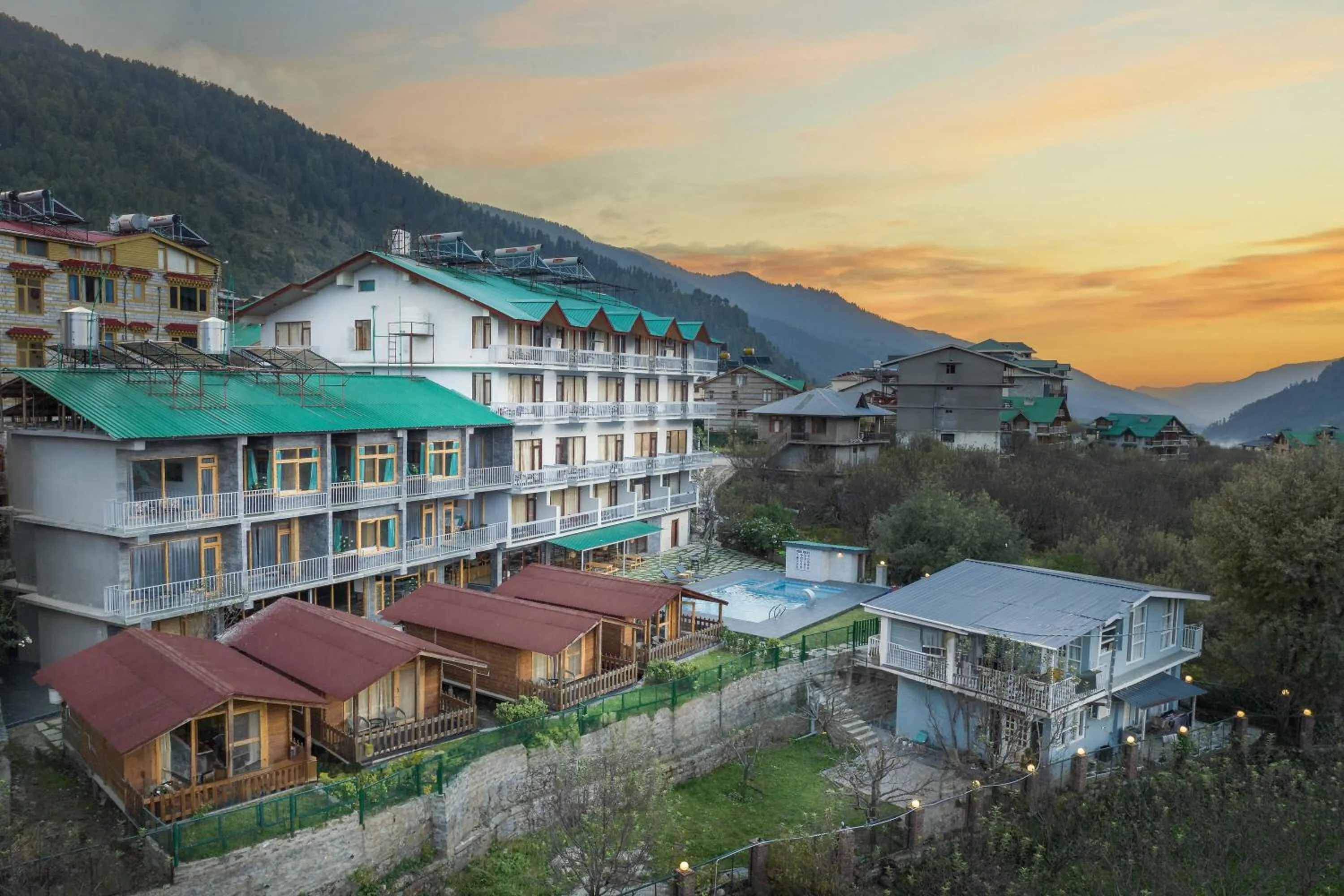 Property building in Echor Himalayan Heights Resorts & Spa Manali
