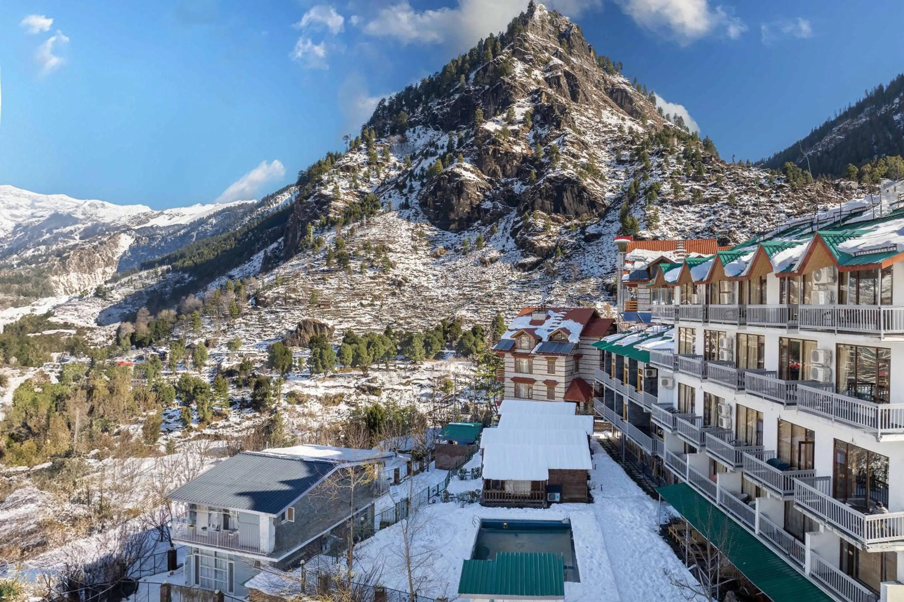 Property building in Echor Himalayan Heights Resorts & Spa Manali