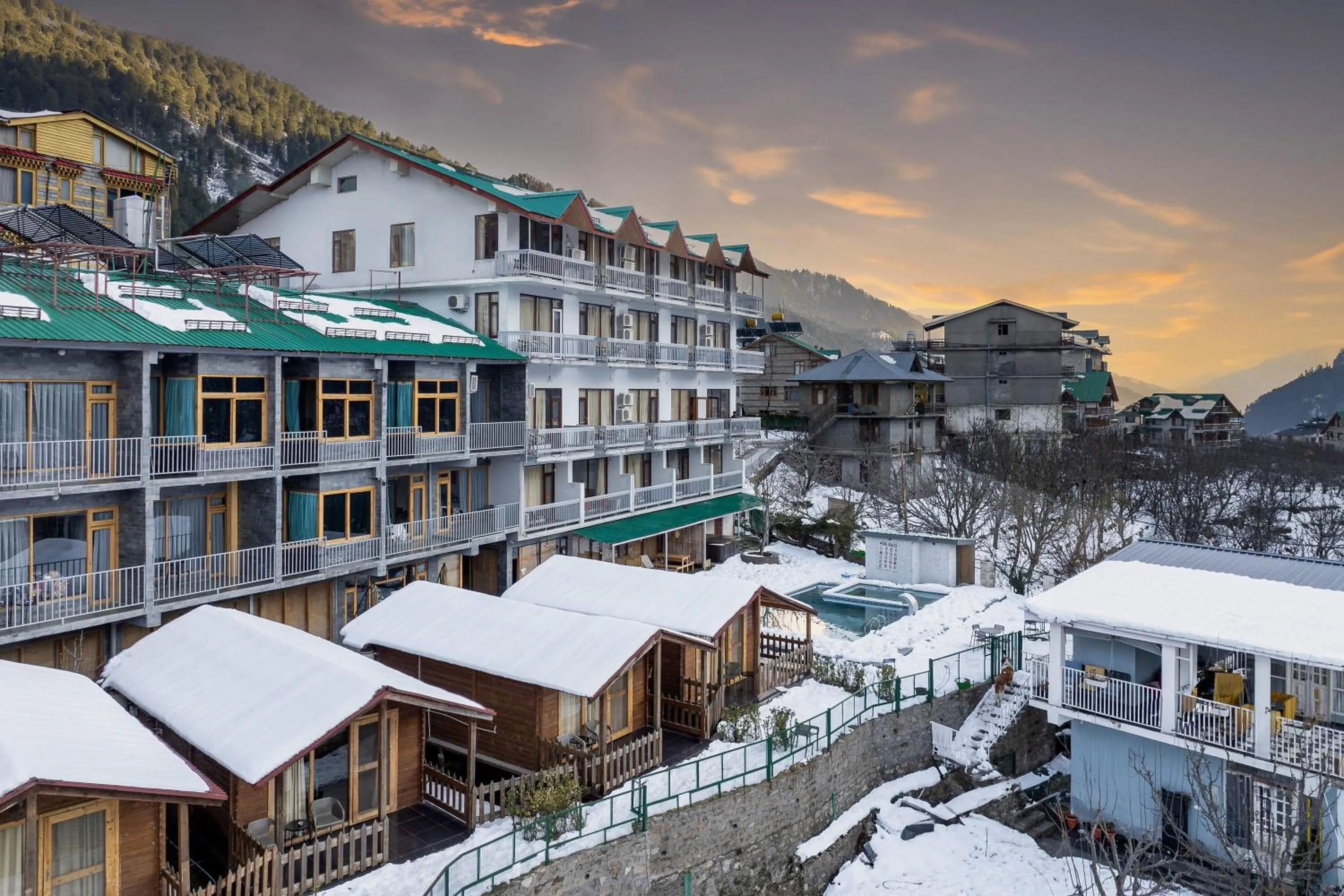 Property building in Echor Himalayan Heights Resorts & Spa Manali