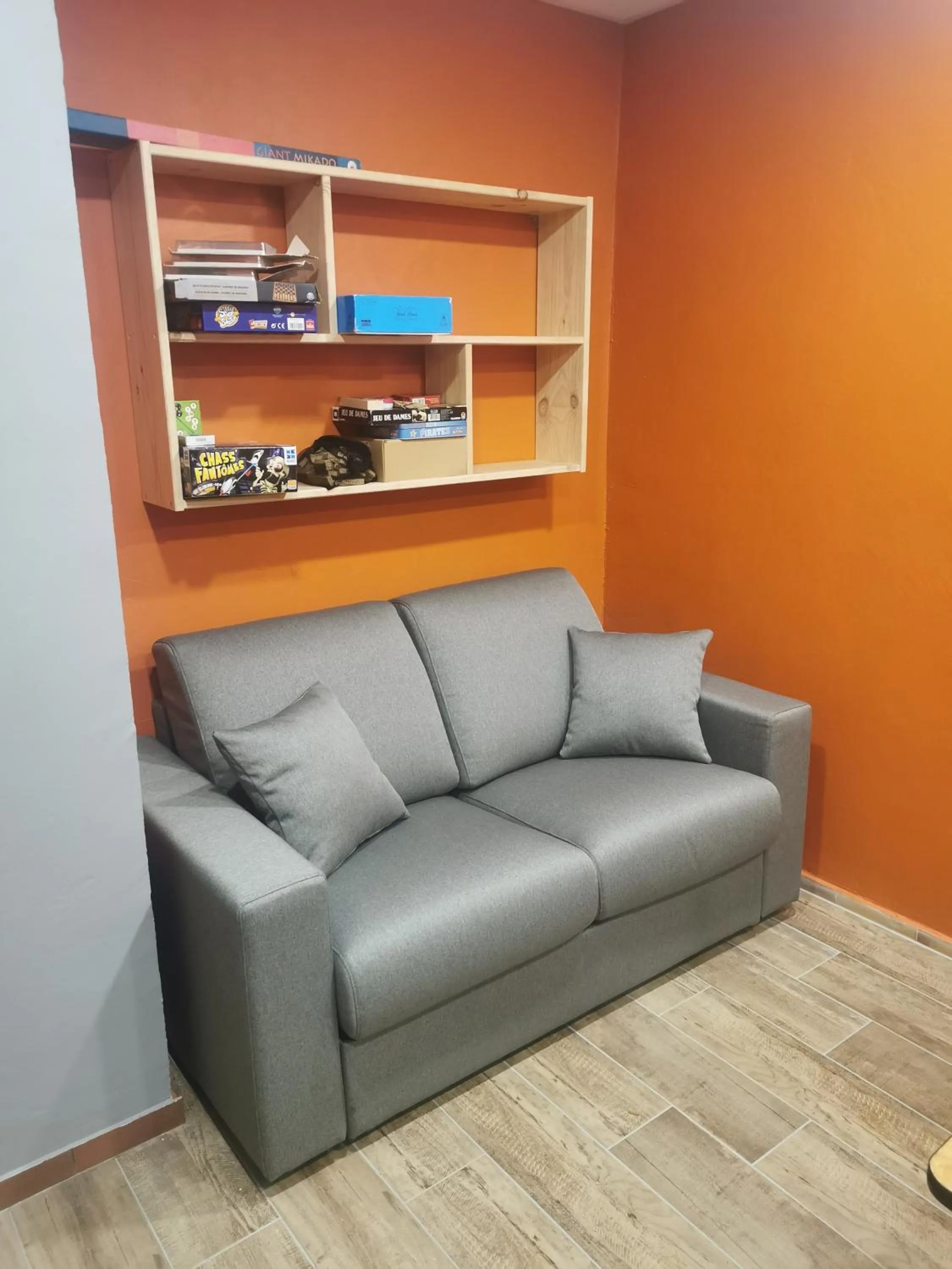 Communal lounge/ TV room in La Mansio de Bons