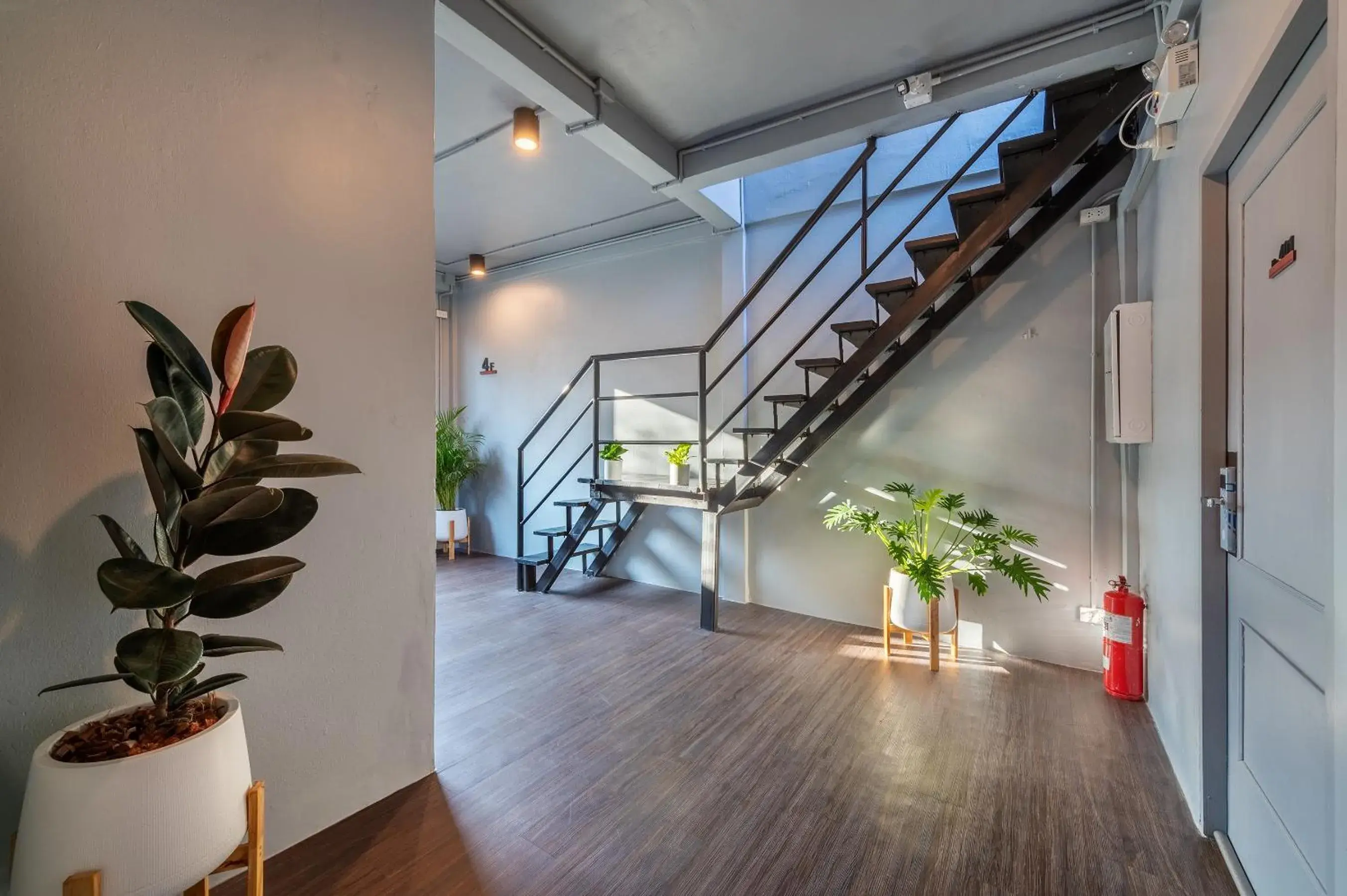 Property building in Ti Thong Hostel Property building in Ti Thong Hostel