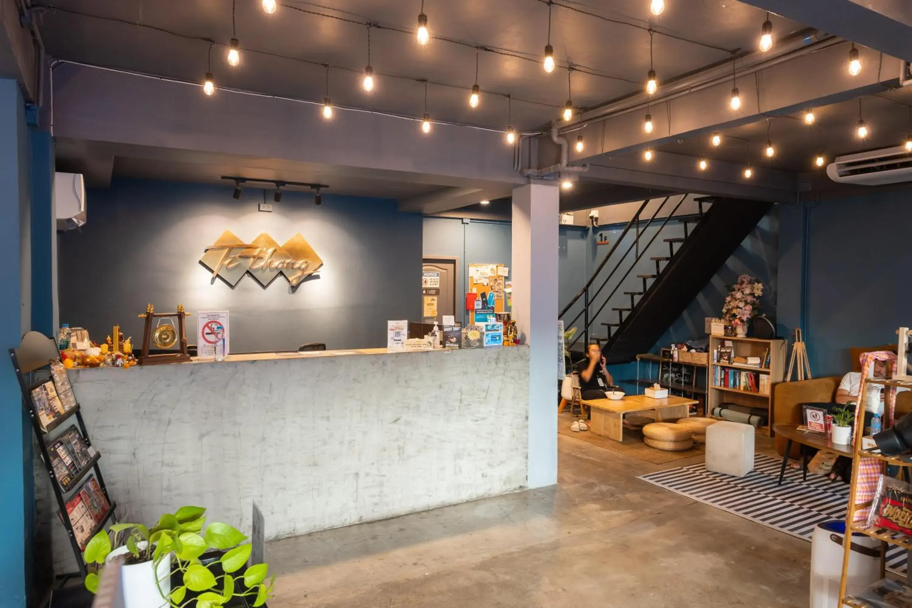 Property building in Ti Thong Hostel Property building in Ti Thong Hostel