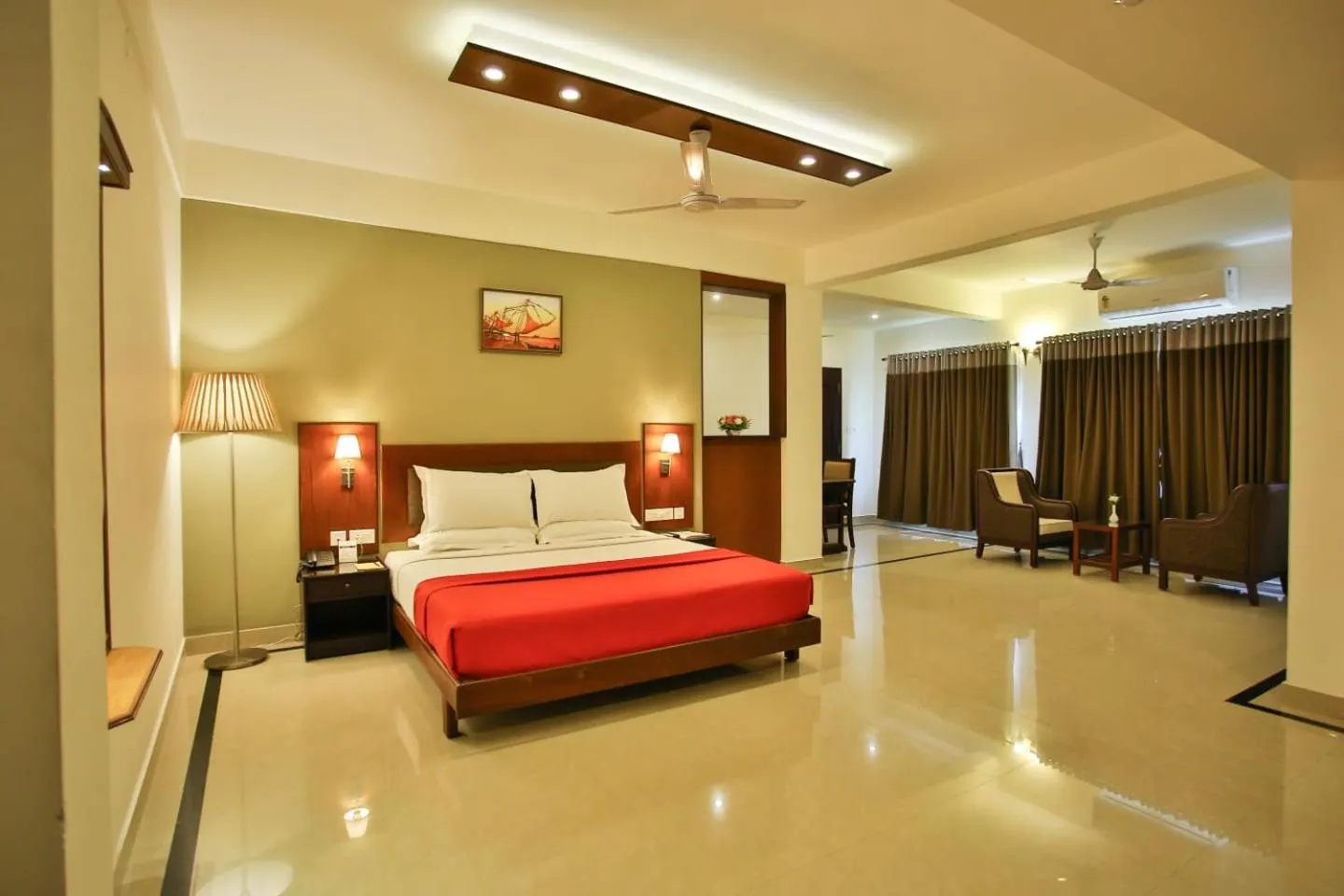 Bedroom, Bed in Harbour Hotels