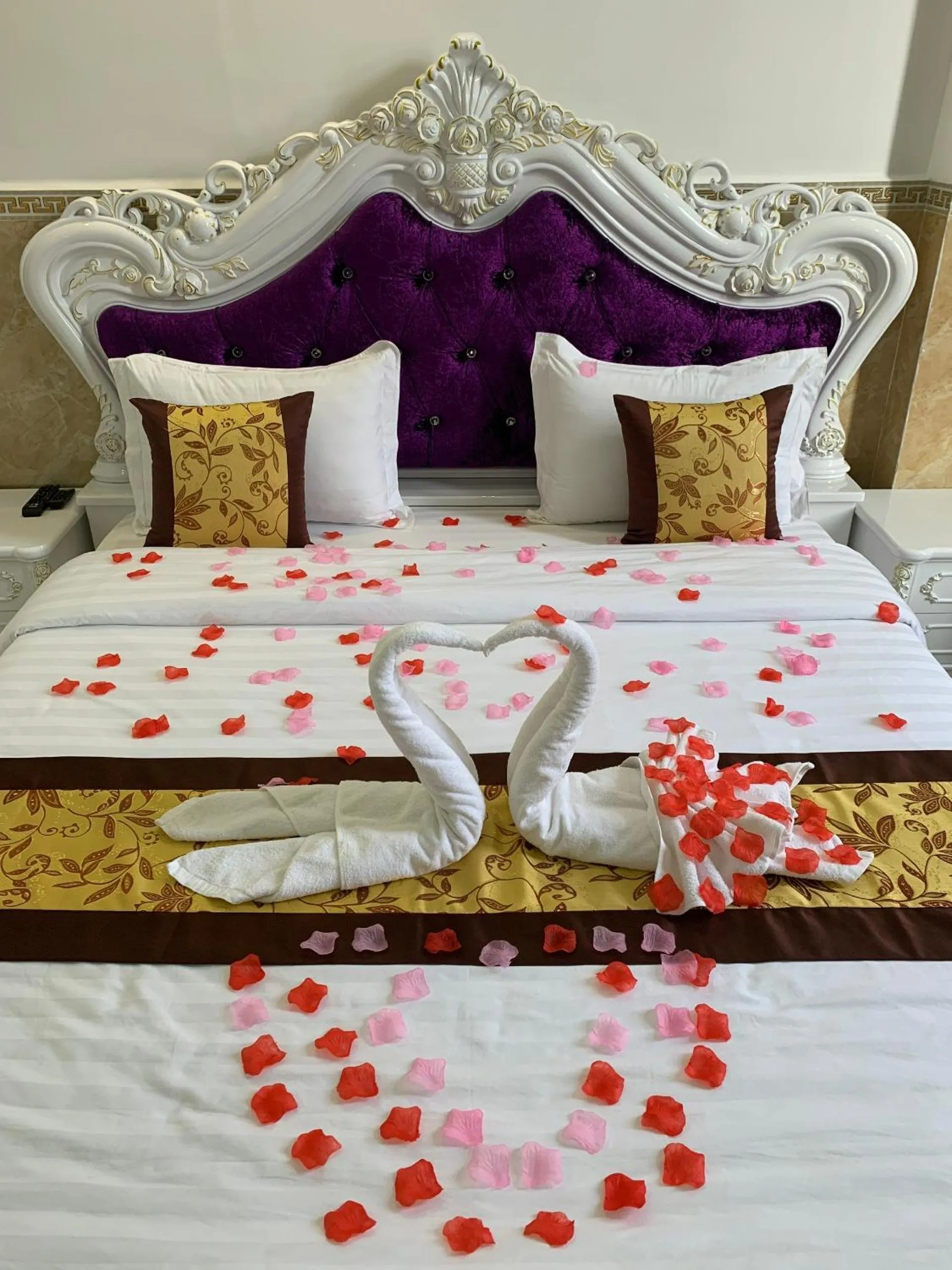 Bedroom, Bed in Cao Lanh Hotel