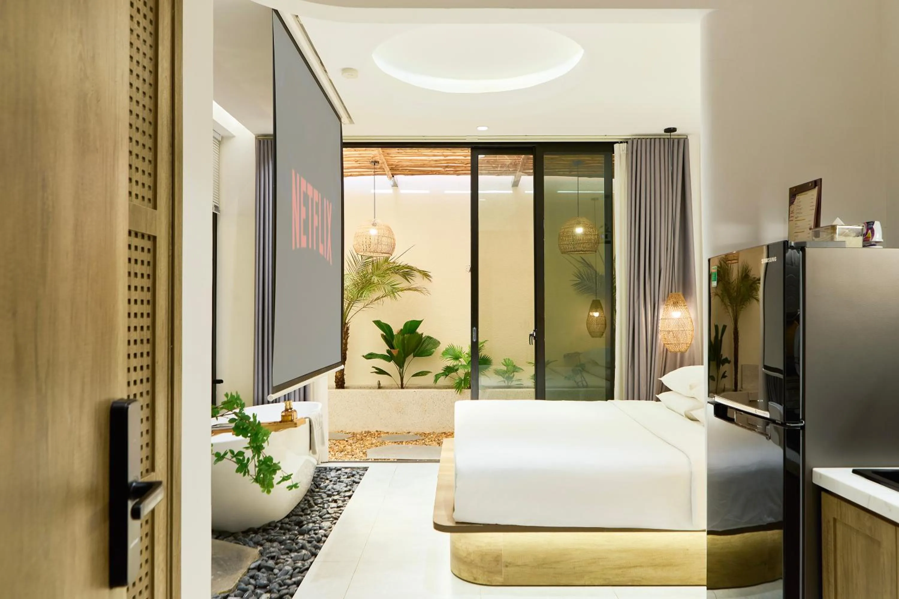 Bed in Kin Wander Trung Sơn