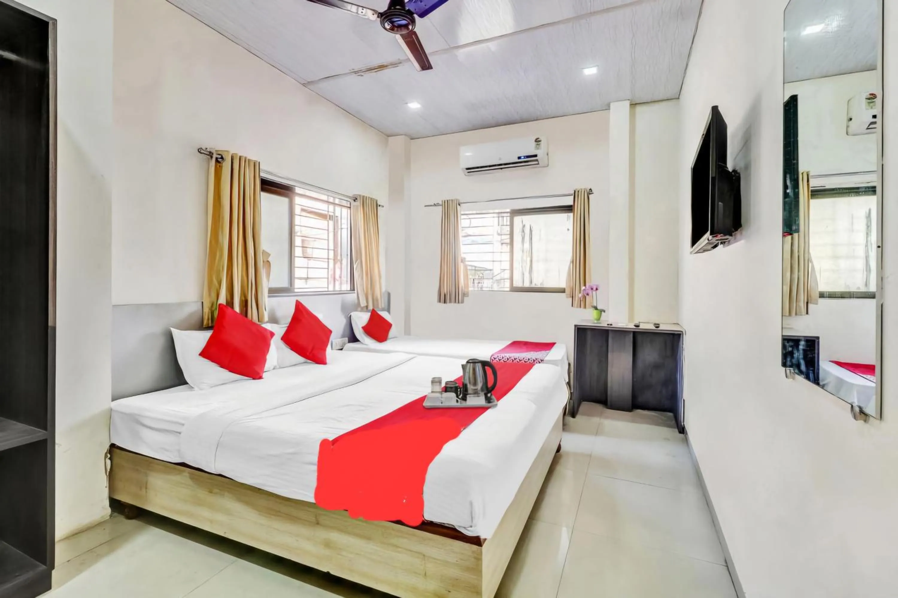 Bed in HOTEL KAILASH PARK