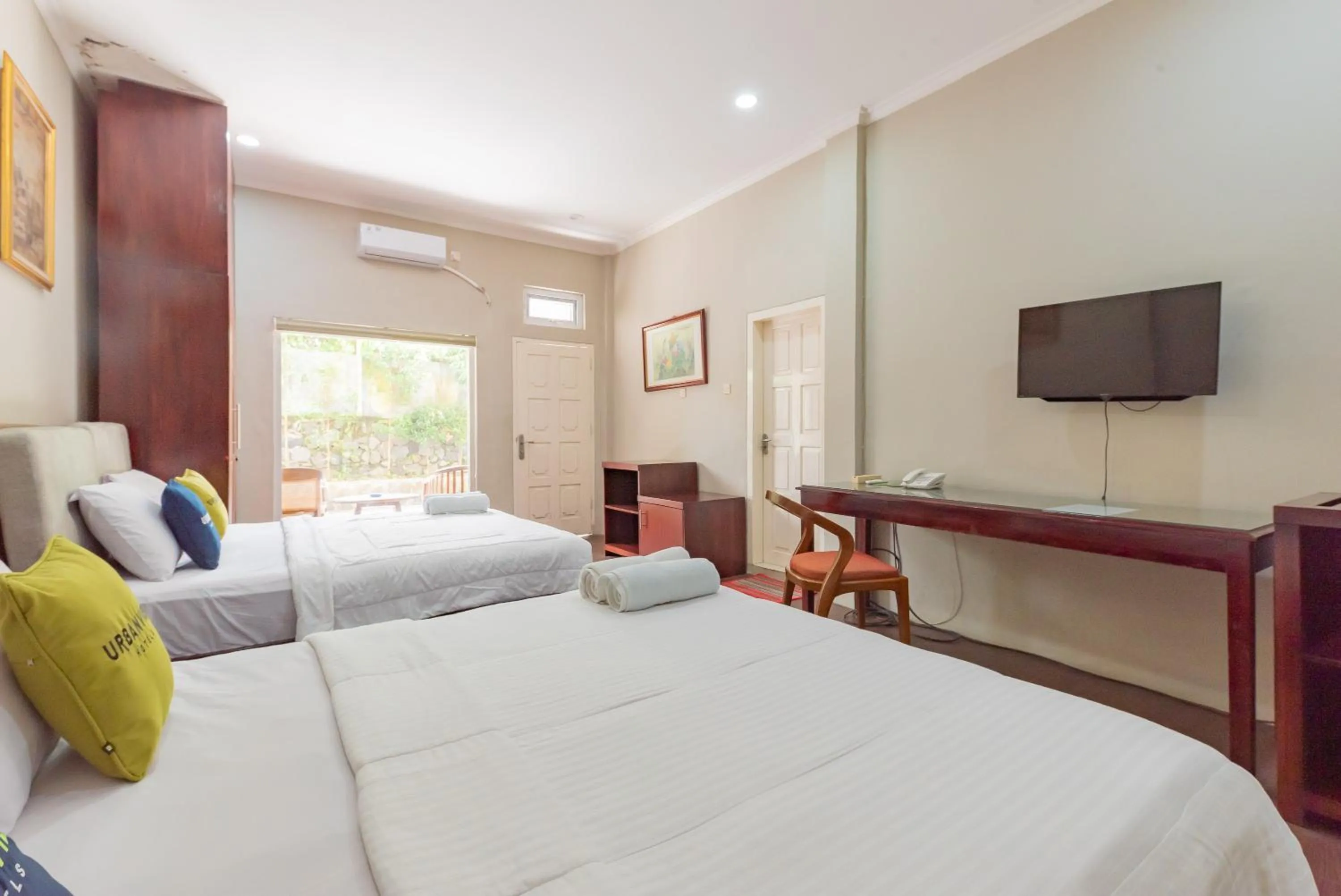 Bed in Urbanview Resort Botol Cisarua Puncak Bogor