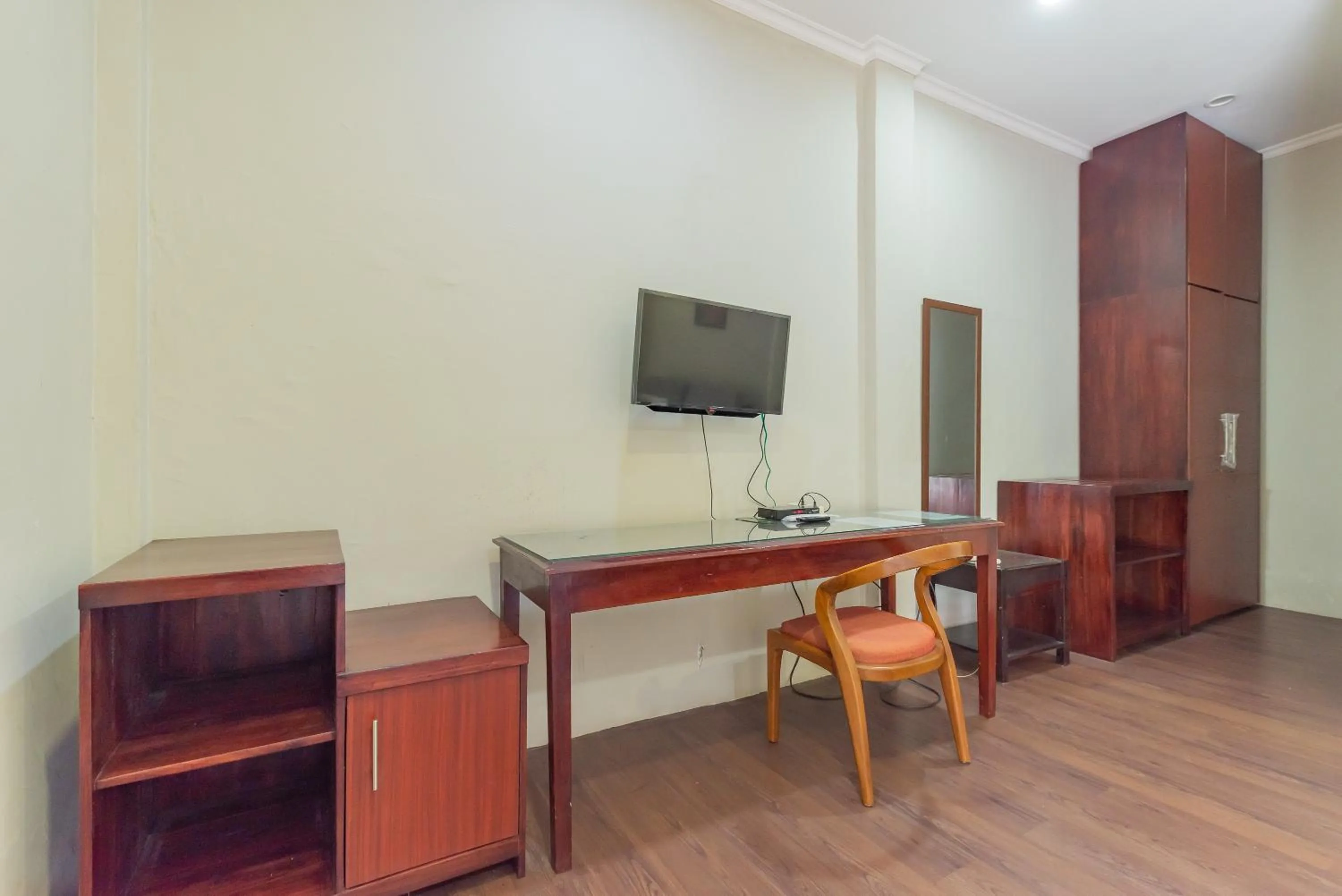 TV and multimedia in Urbanview Resort Botol Cisarua Puncak Bogor
