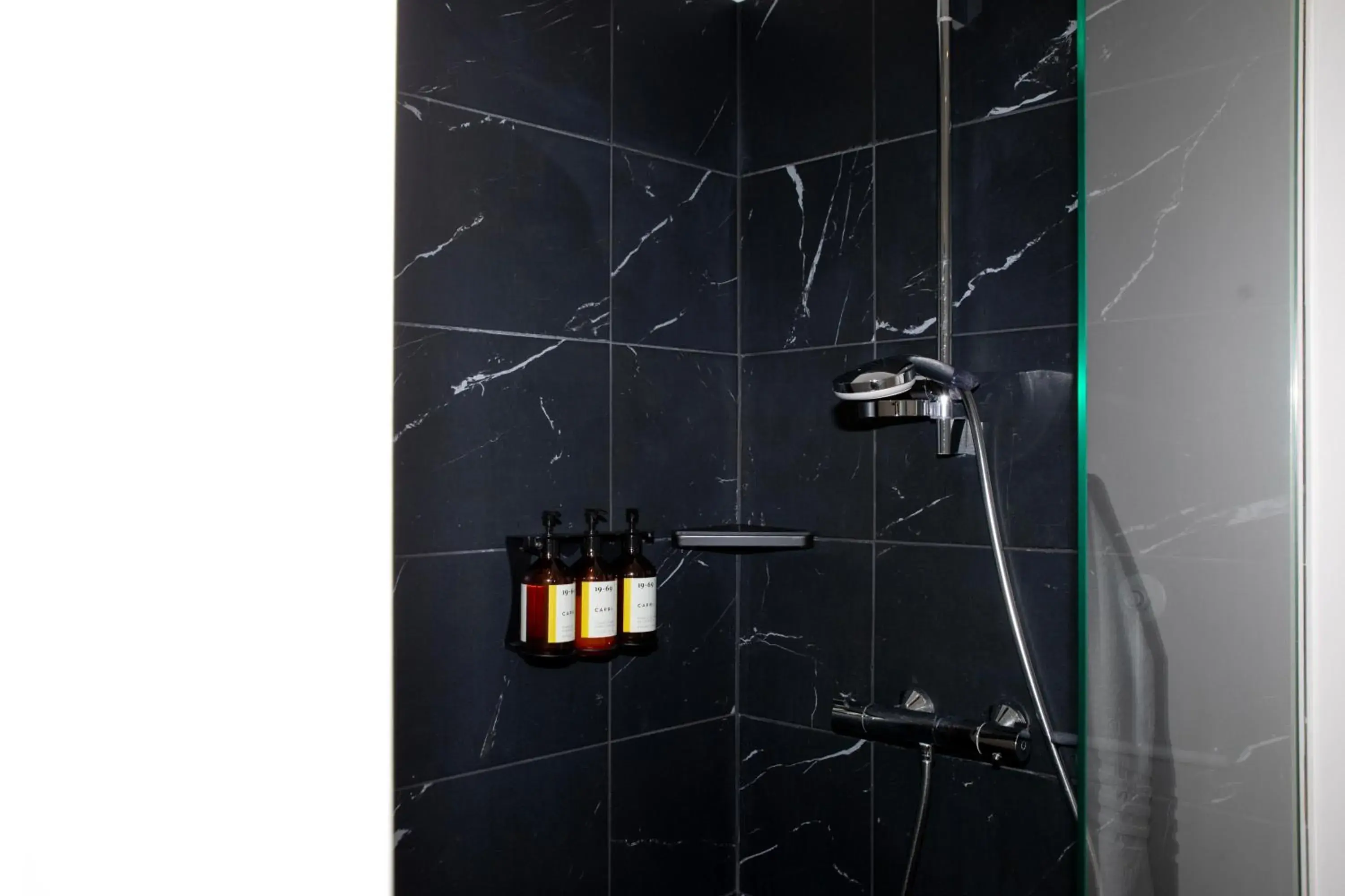 Spacious Studio with Kitchen in Bob W Copenhagen Østerbro Spacious Studio with Kitchen in Bob W Copenhagen Østerbro