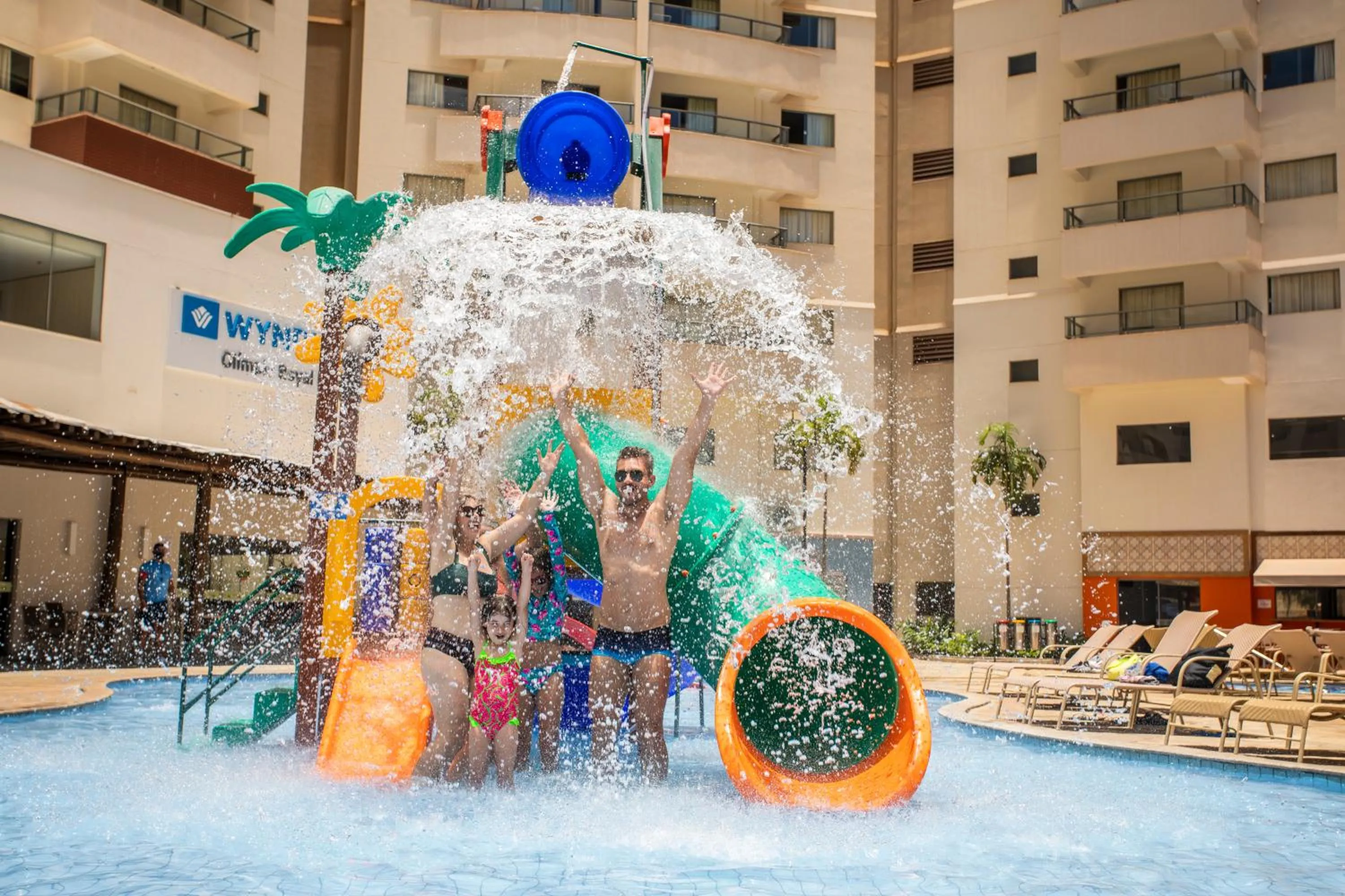 Swimming pool in Wyndham Olímpia Royal Hotels
