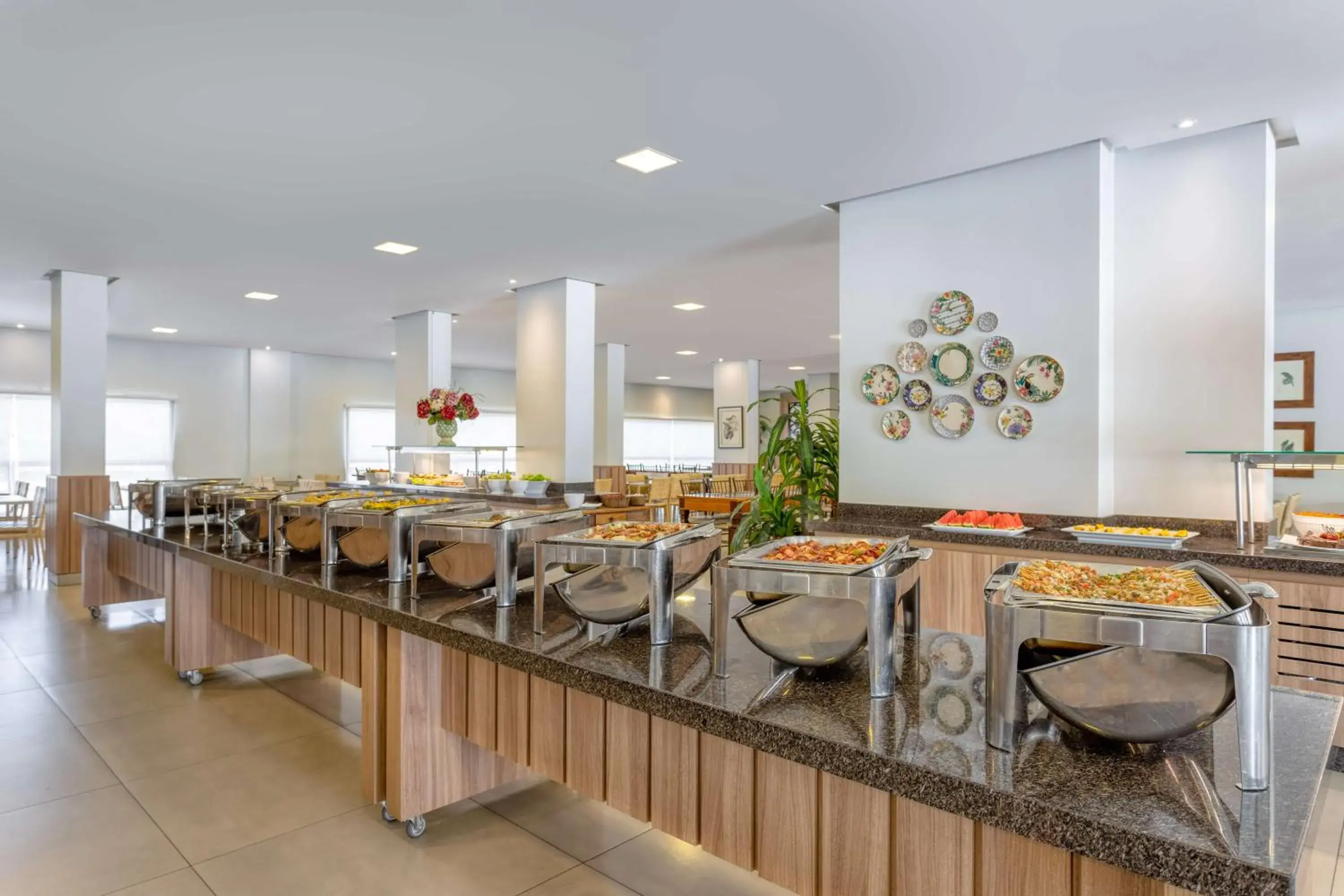 Restaurant/places to eat in Wyndham Olímpia Royal Hotels Restaurant/places to eat in Wyndham Olímpia Royal Hotels