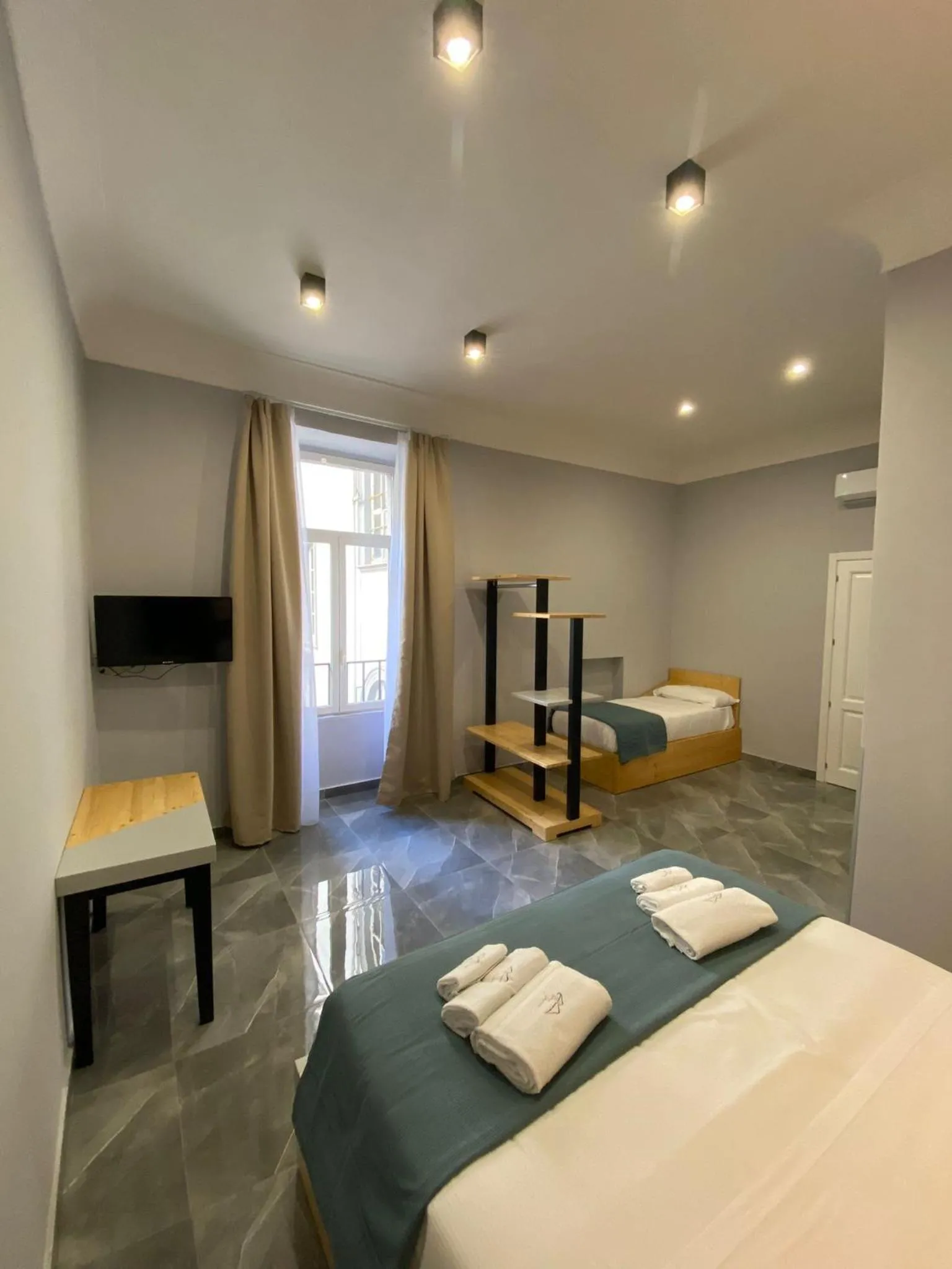 Superior Family Room in Be Italian Flat Sanfelice