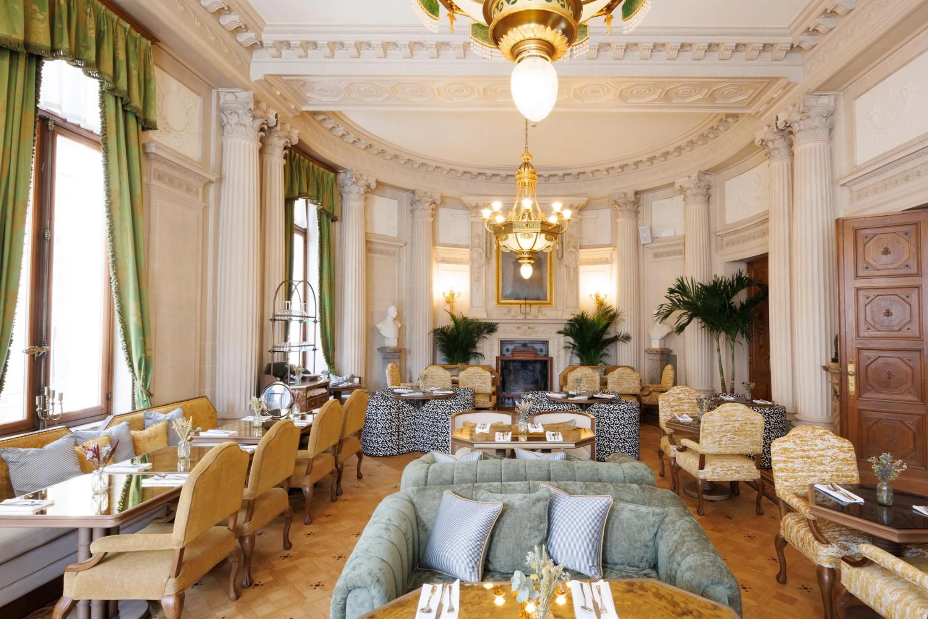 Restaurant/places to eat in Hotel Fleur de Ville