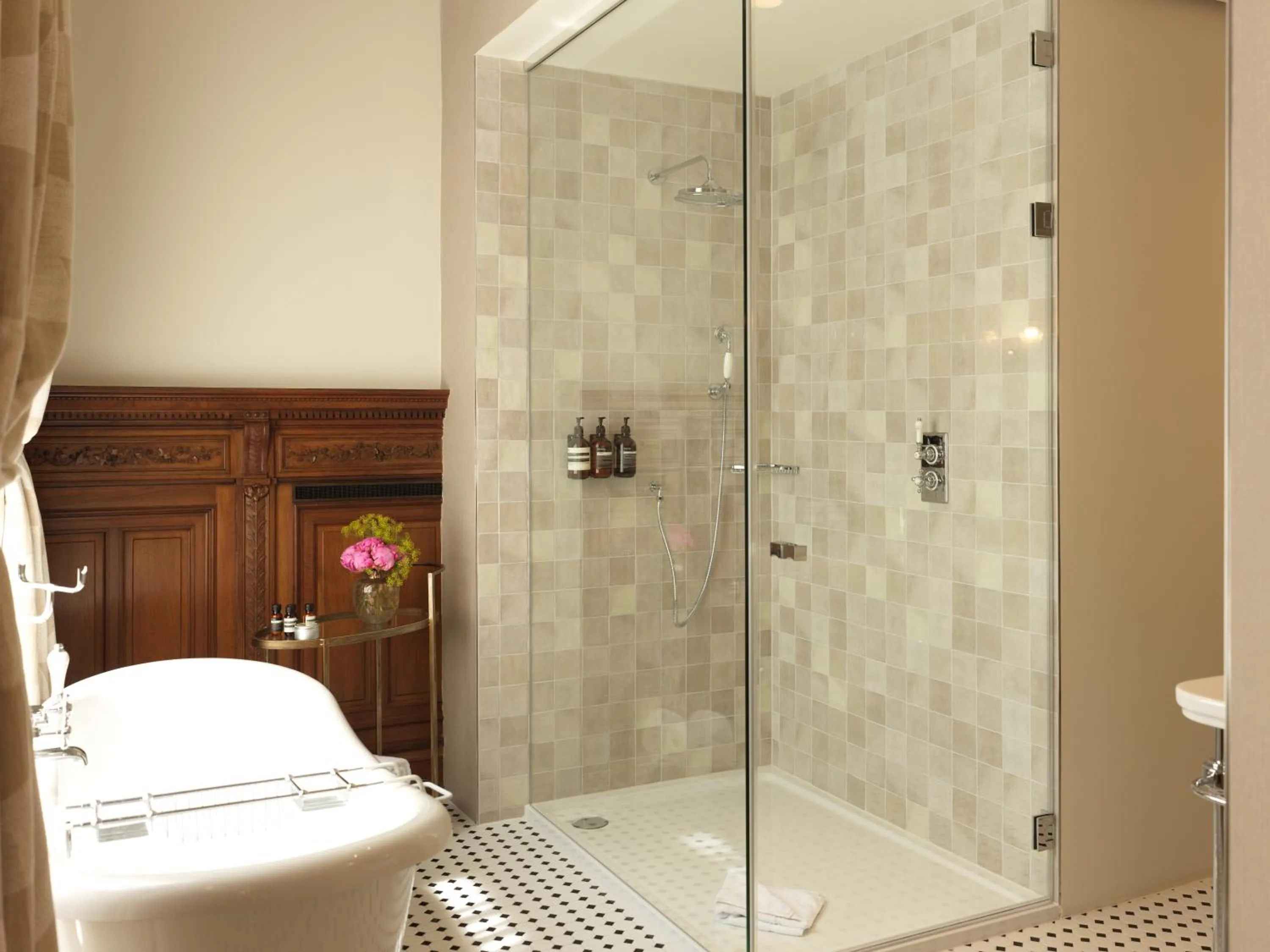 Shower in Hotel Fleur de Ville