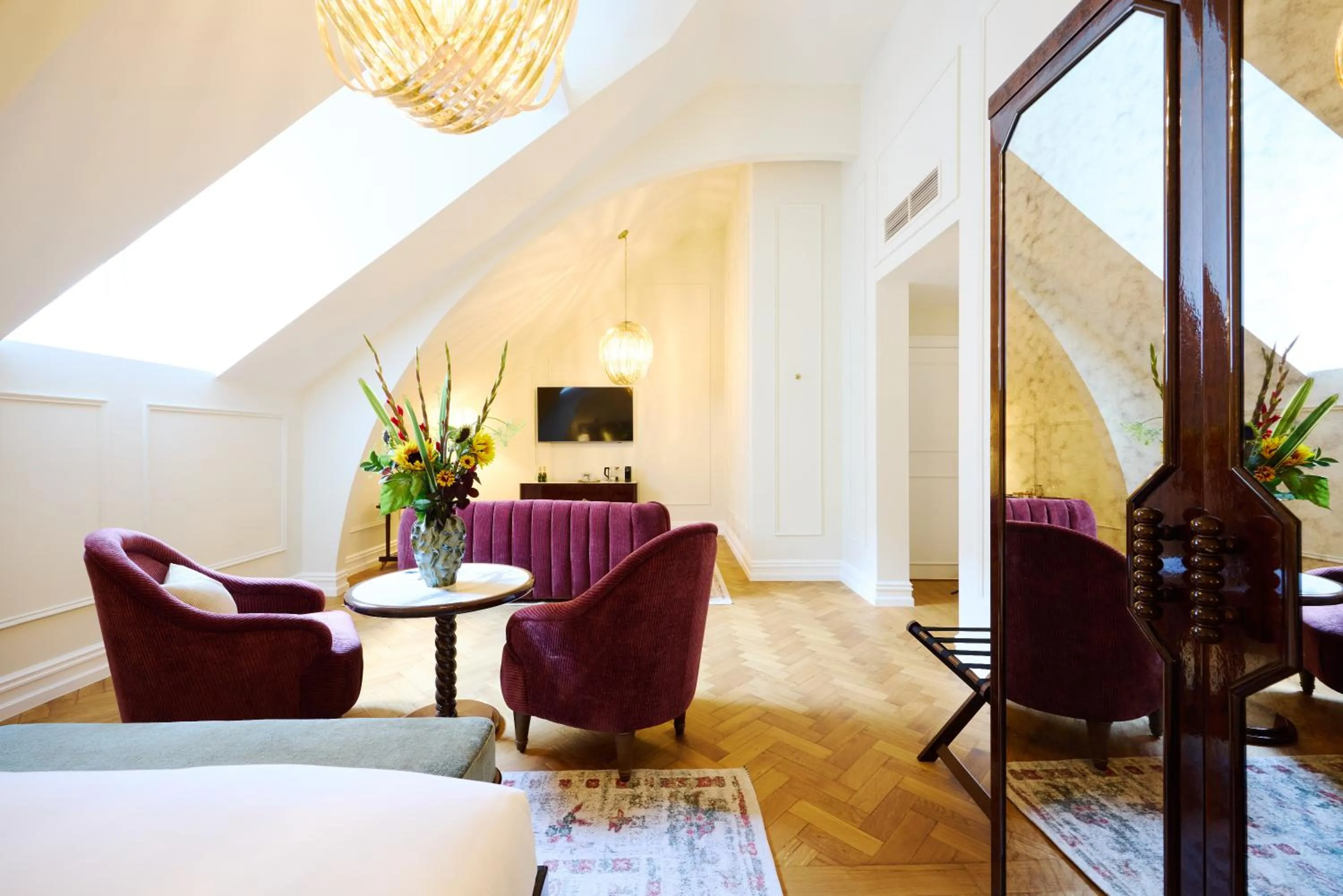 TV and multimedia in Hotel Fleur de Ville