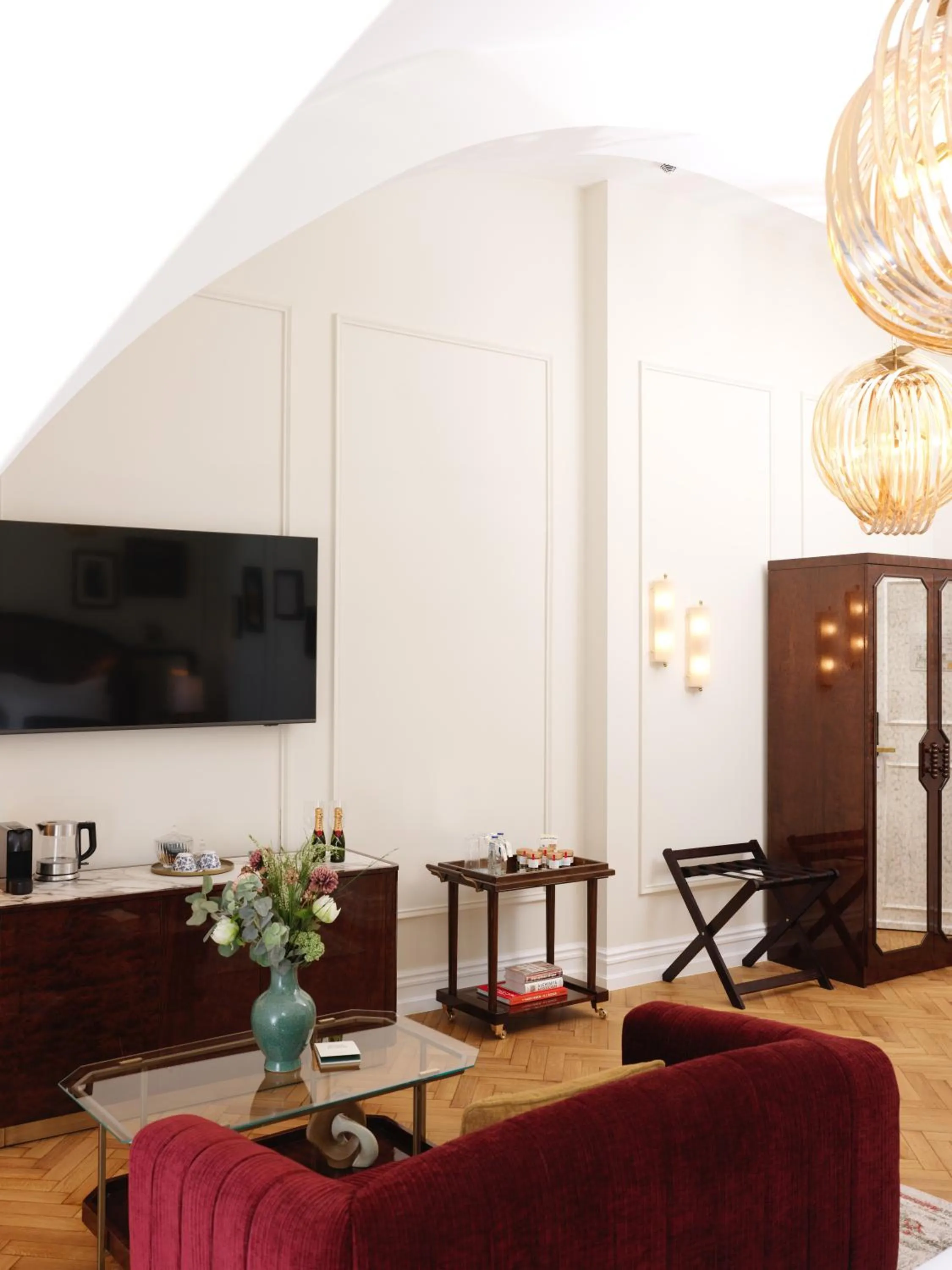 TV and multimedia in Hotel Fleur de Ville