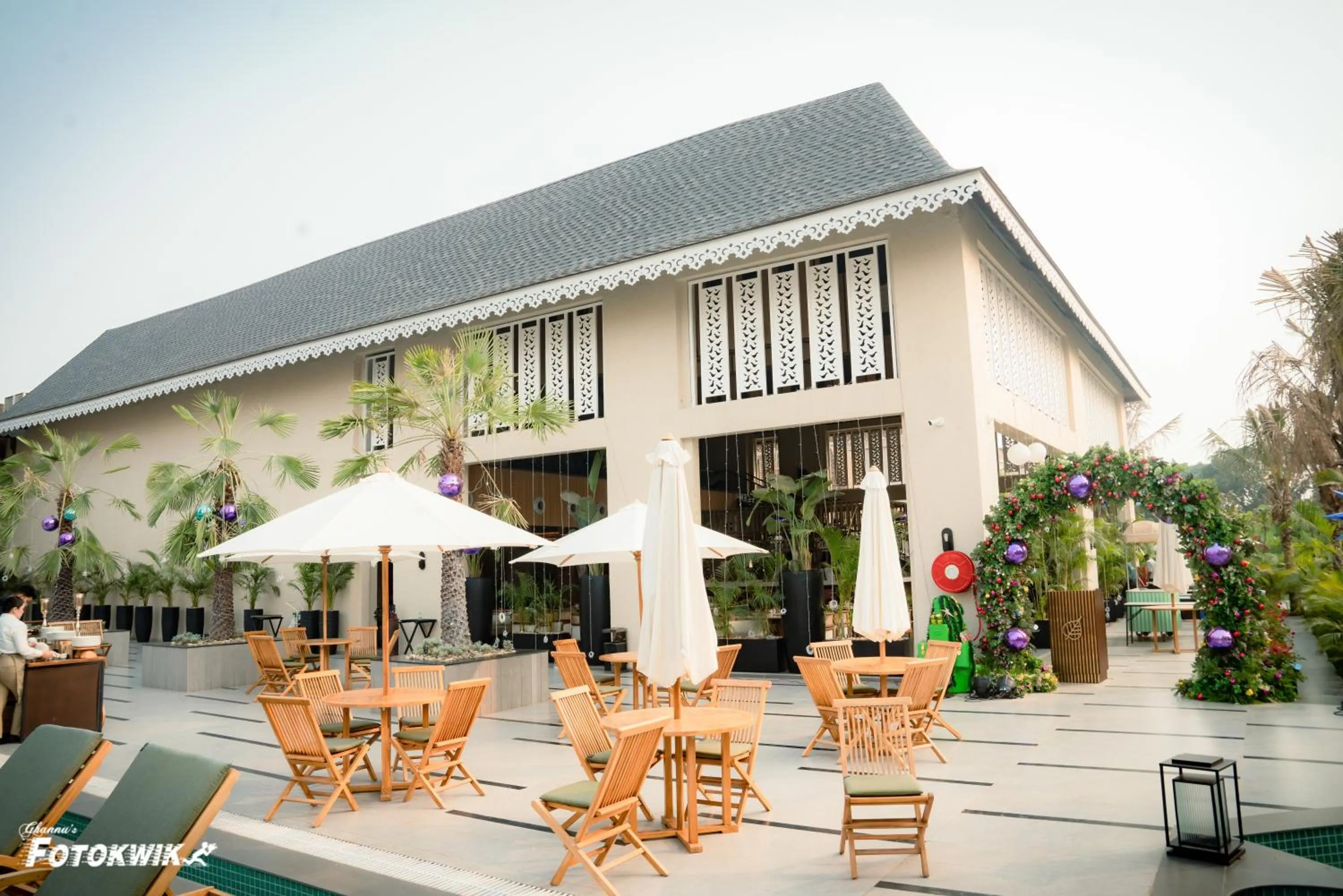 Restaurant/places to eat in Maira Resort and Convention Centre