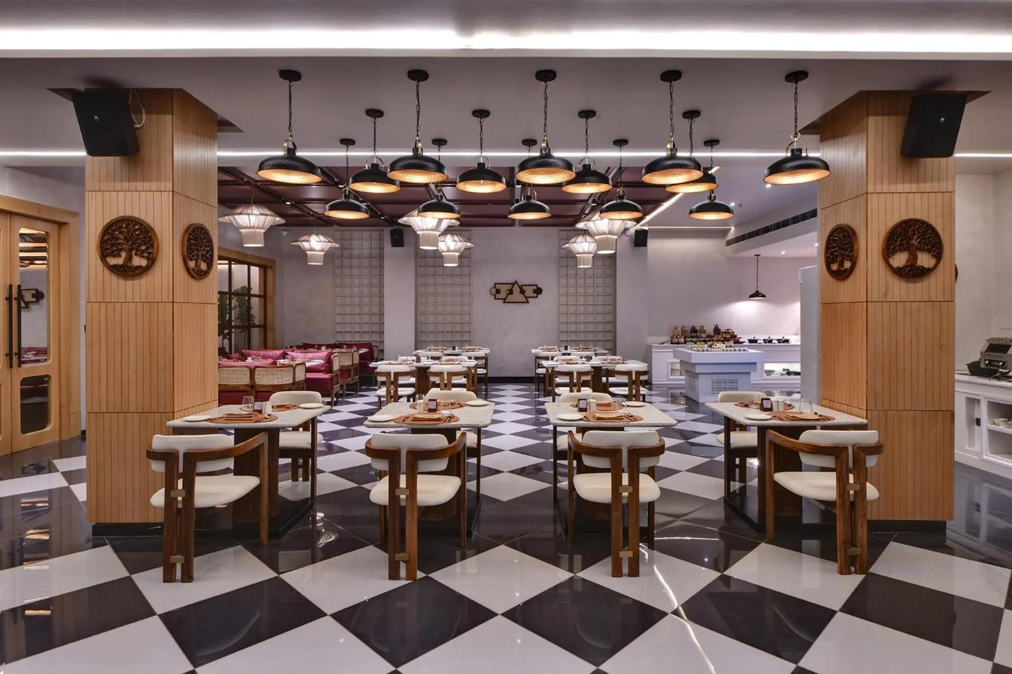 Restaurant/places to eat in Maira Resort and Convention Centre