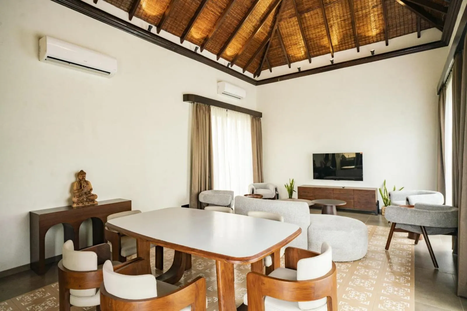 Dining area in Maira Resort and Convention Centre
