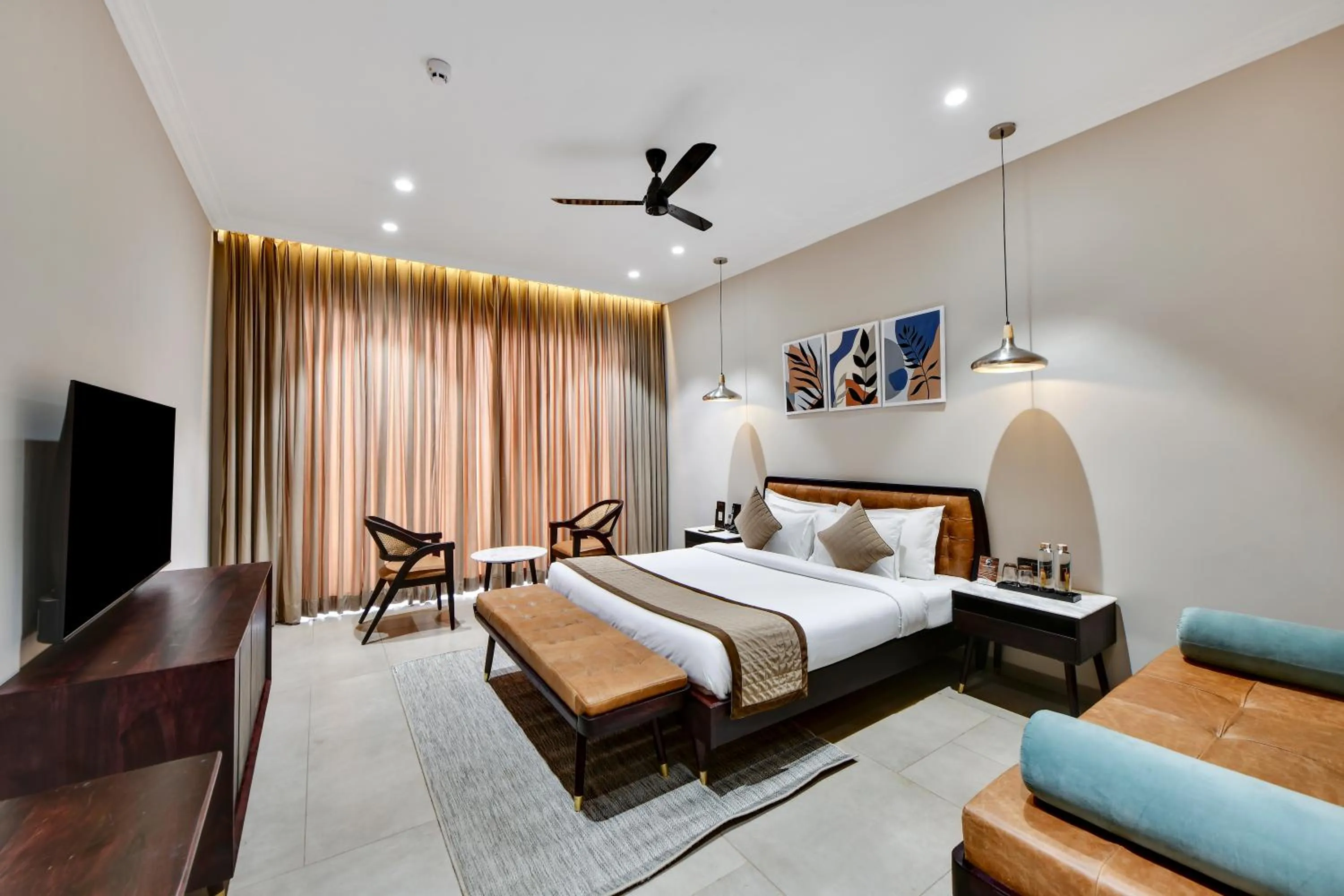 Bed in Maira Resort and Convention Centre